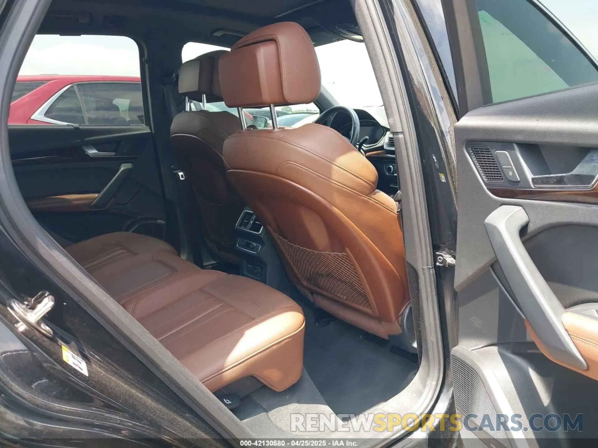 8 Photograph of a damaged car WA1BNAFY0K2063954 AUDI Q5 2019
