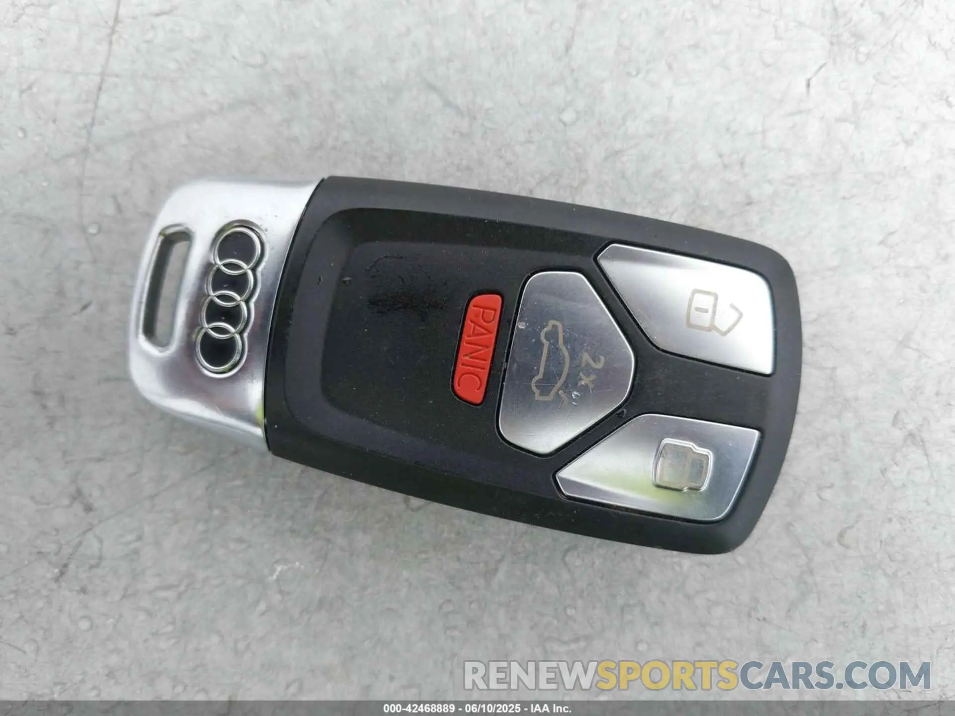 11 Photograph of a damaged car WA1BNAFY0K2079460 AUDI Q5 2019