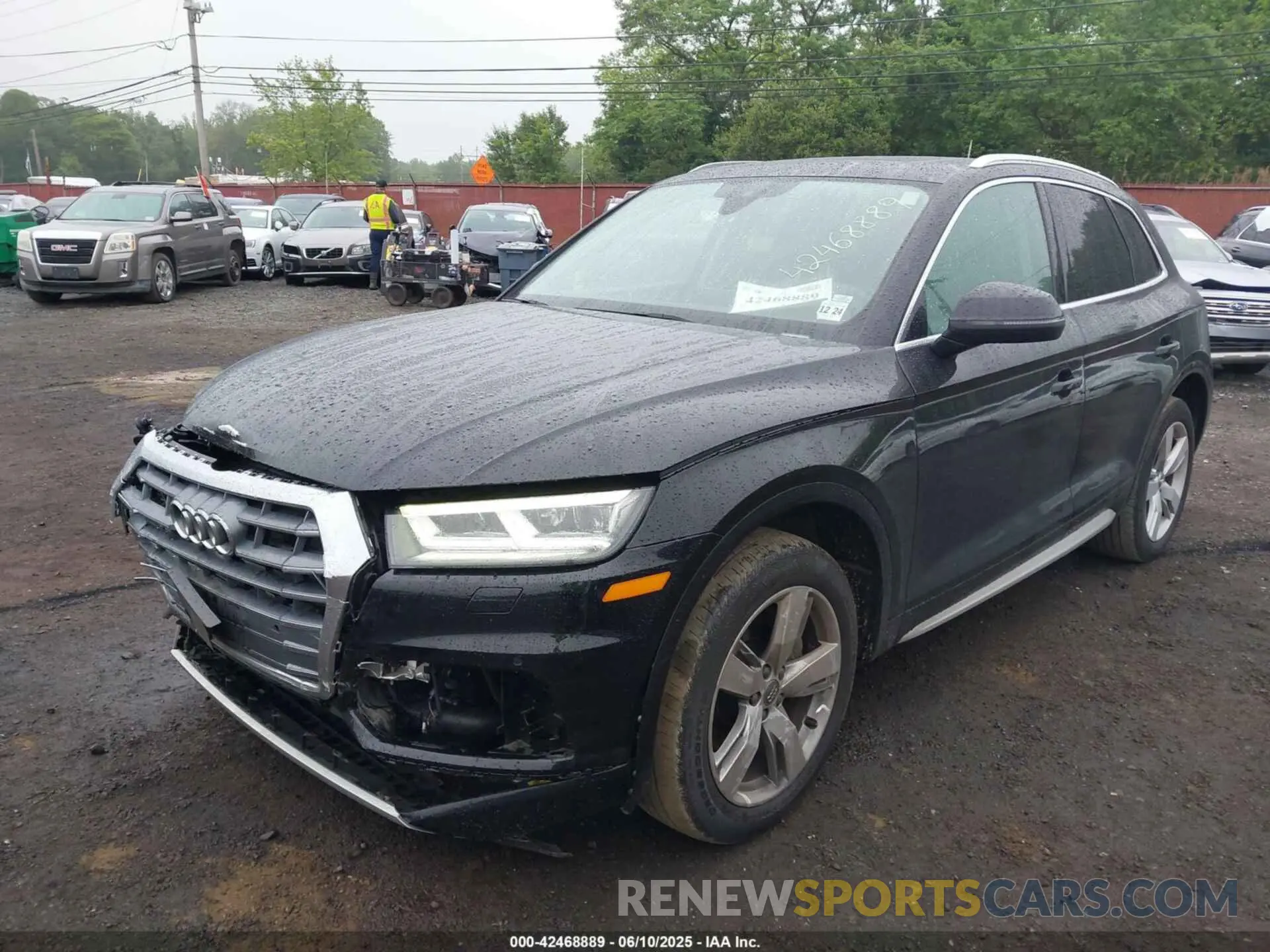 17 Photograph of a damaged car WA1BNAFY0K2079460 AUDI Q5 2019