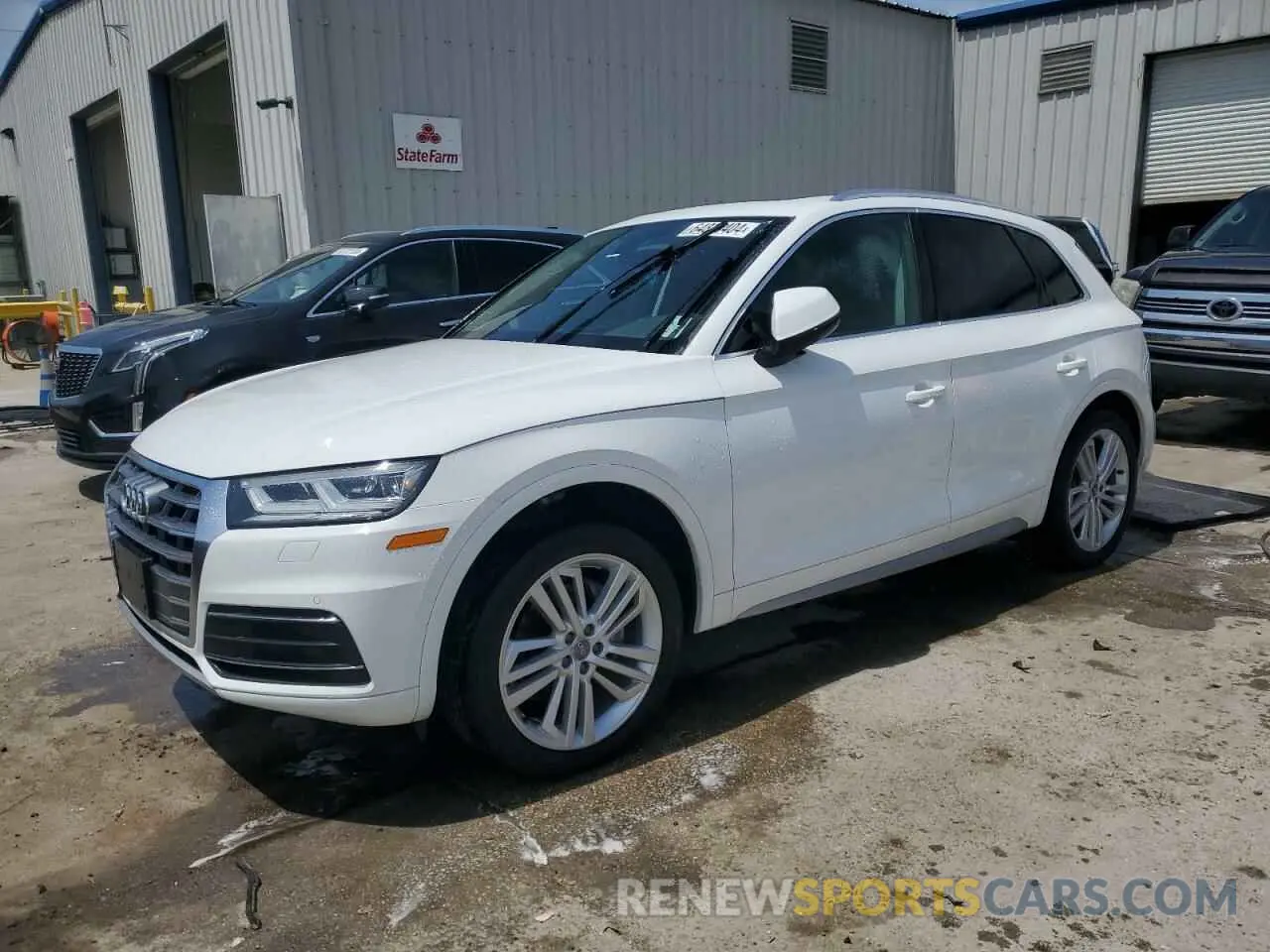 1 Photograph of a damaged car WA1BNAFY0K2090443 AUDI Q5 2019