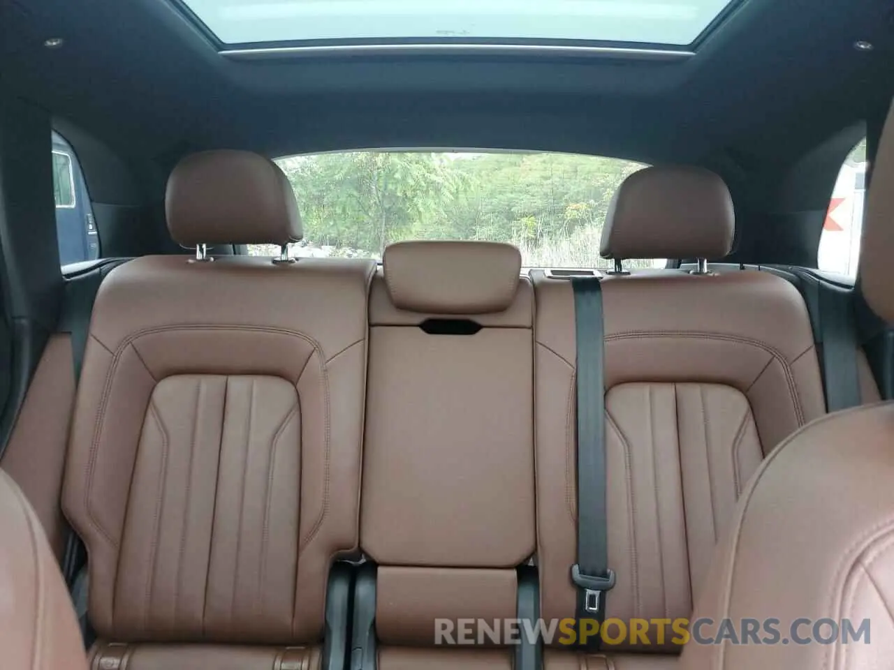 10 Photograph of a damaged car WA1BNAFY0K2120735 AUDI Q5 2019
