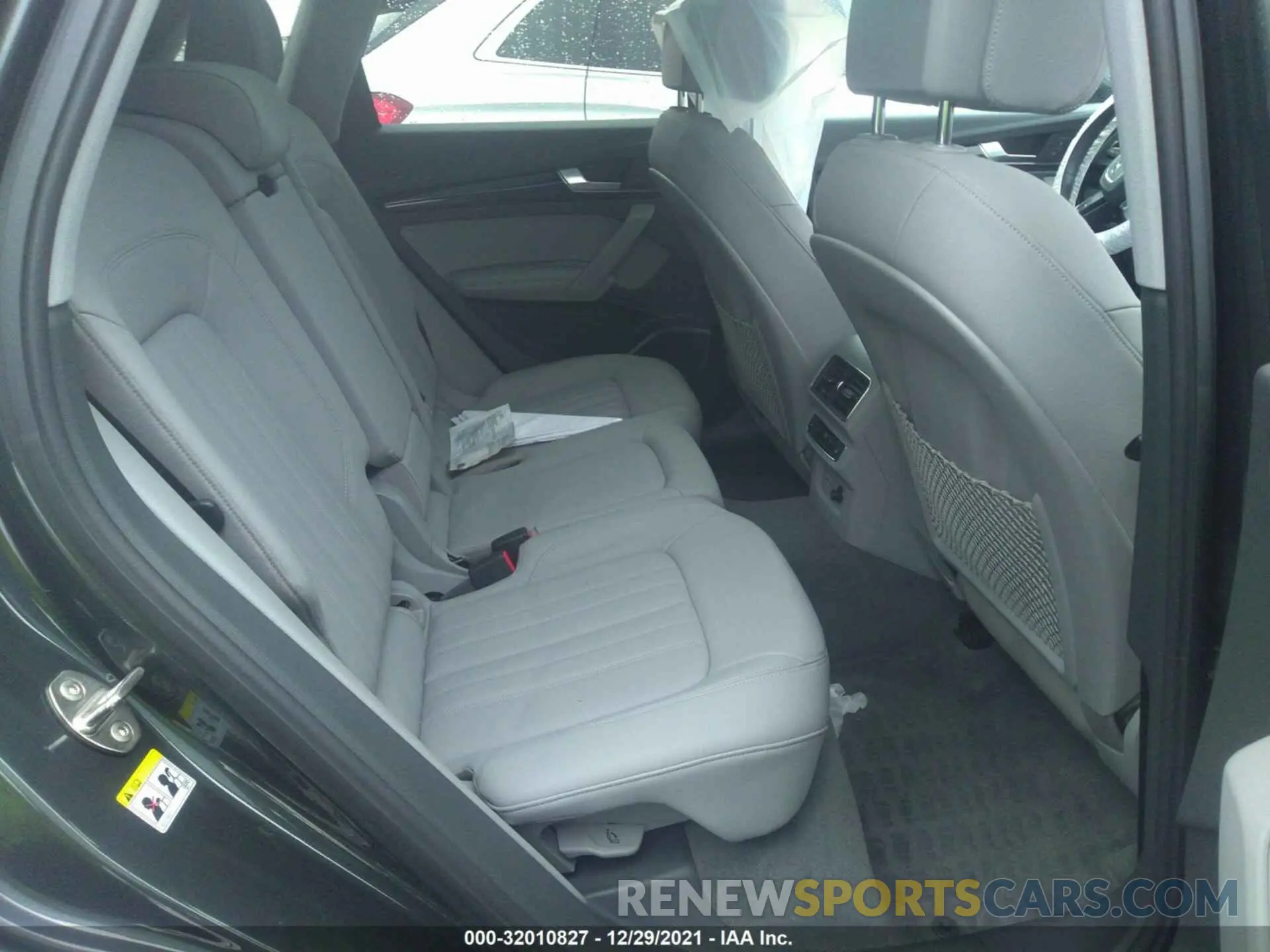 8 Photograph of a damaged car WA1BNAFY1K2126785 AUDI Q5 2019