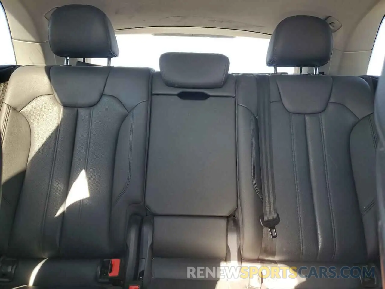 10 Photograph of a damaged car WA1BNAFY1K2141190 AUDI Q5 2019