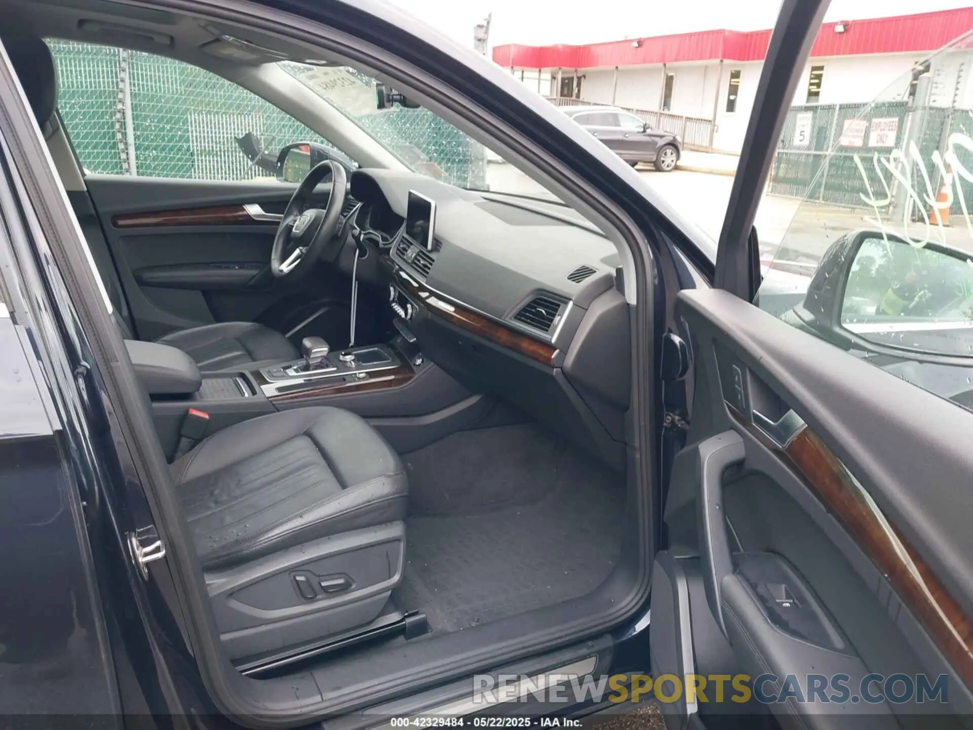 5 Фотография поврежденного автомобиля WA1BNAFY2K2080576 AUDI Q5 2019