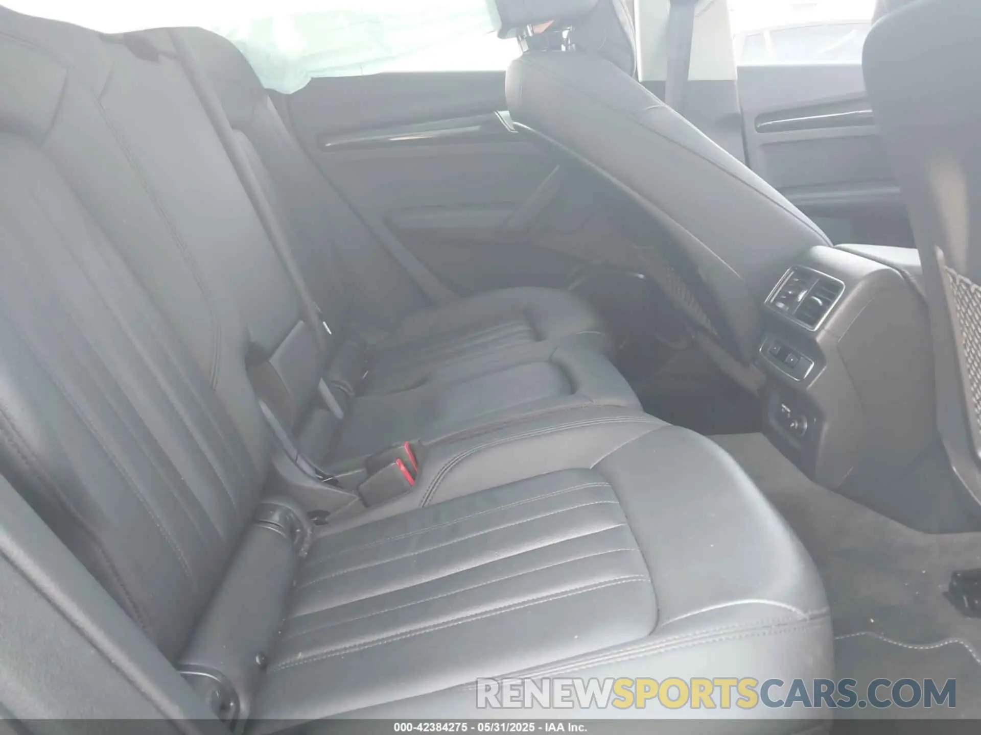 8 Photograph of a damaged car WA1BNAFY2K2087222 AUDI Q5 2019