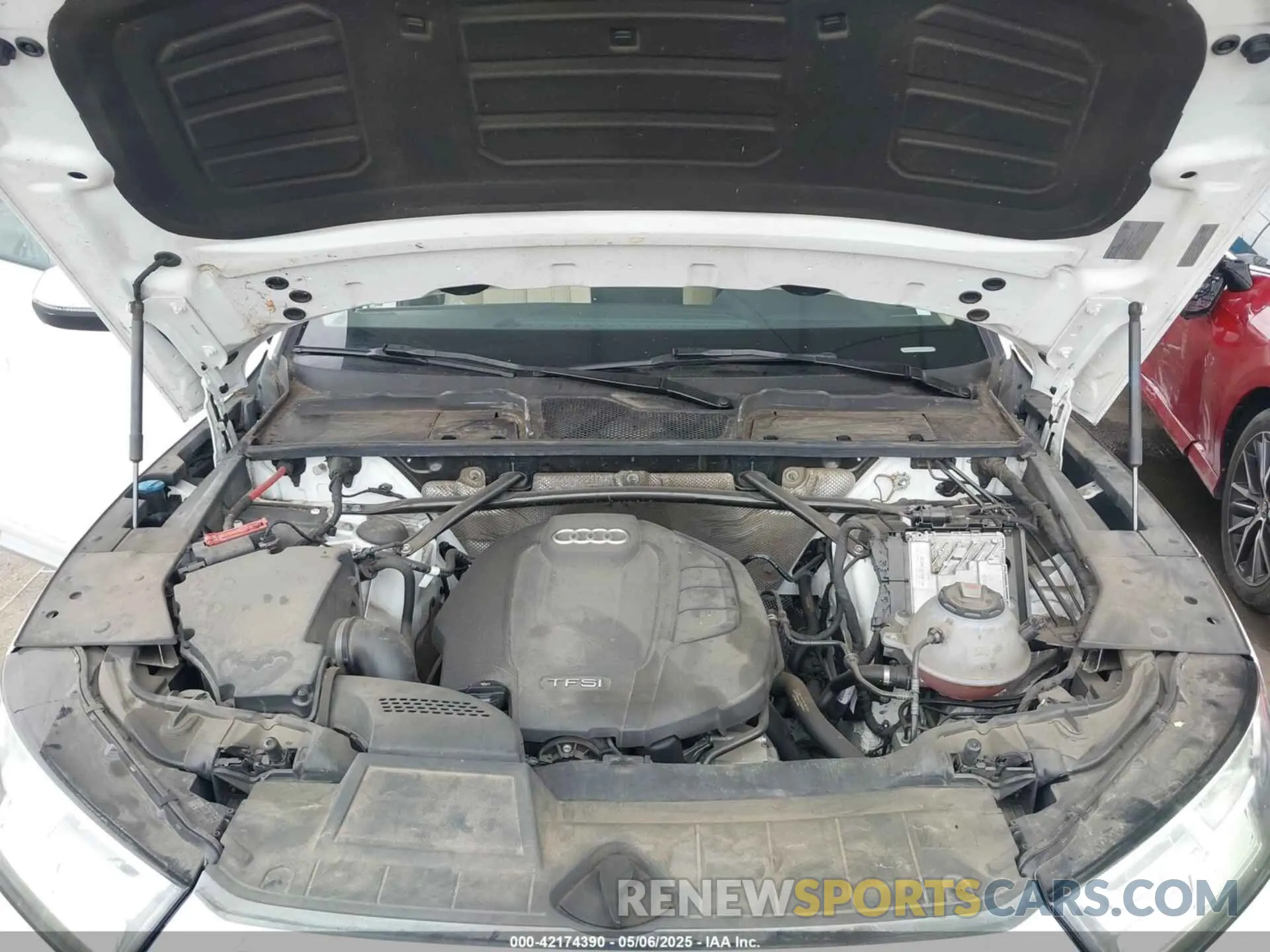 10 Photograph of a damaged car WA1BNAFY2K2102852 AUDI Q5 2019