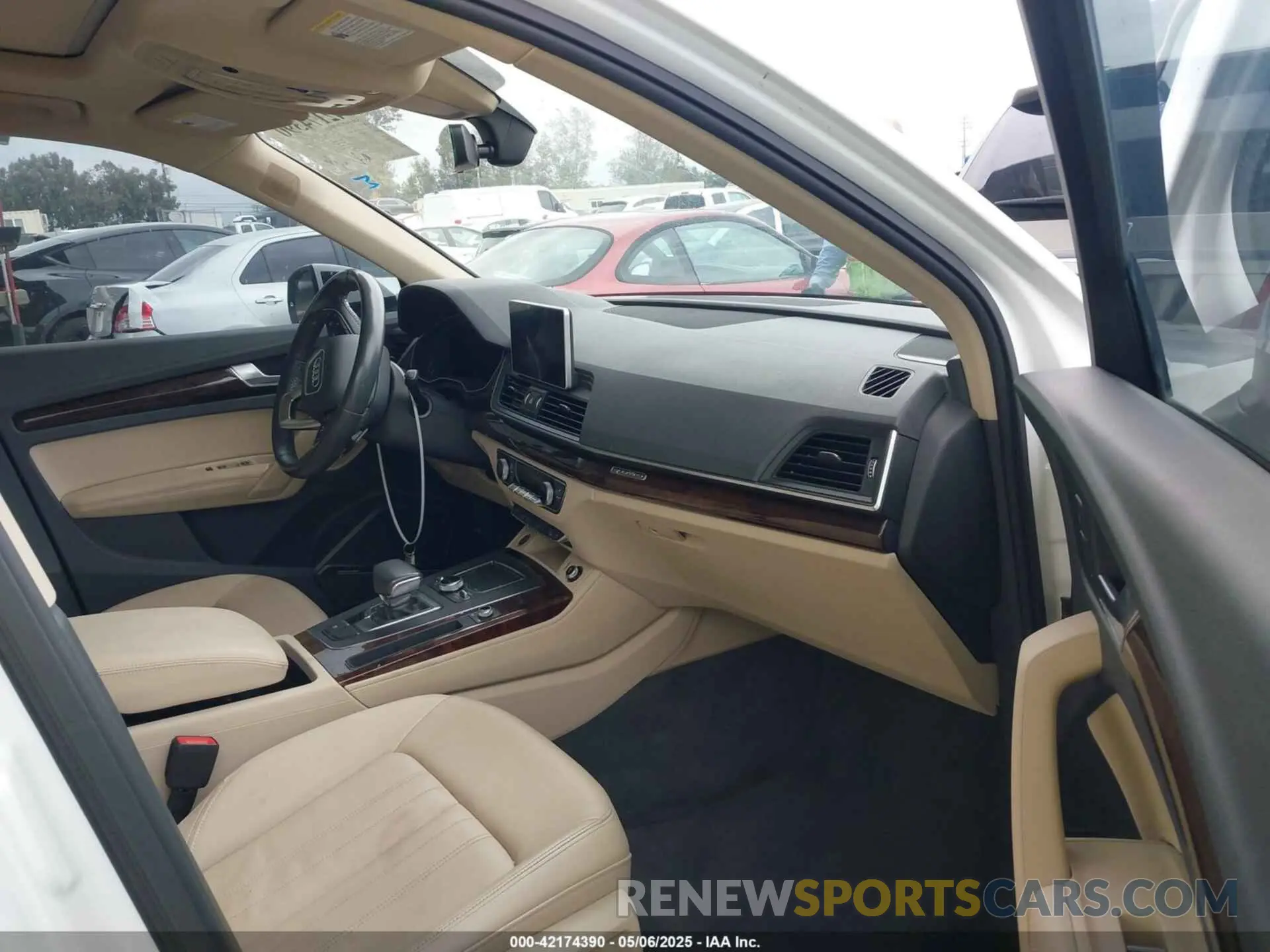 5 Photograph of a damaged car WA1BNAFY2K2102852 AUDI Q5 2019