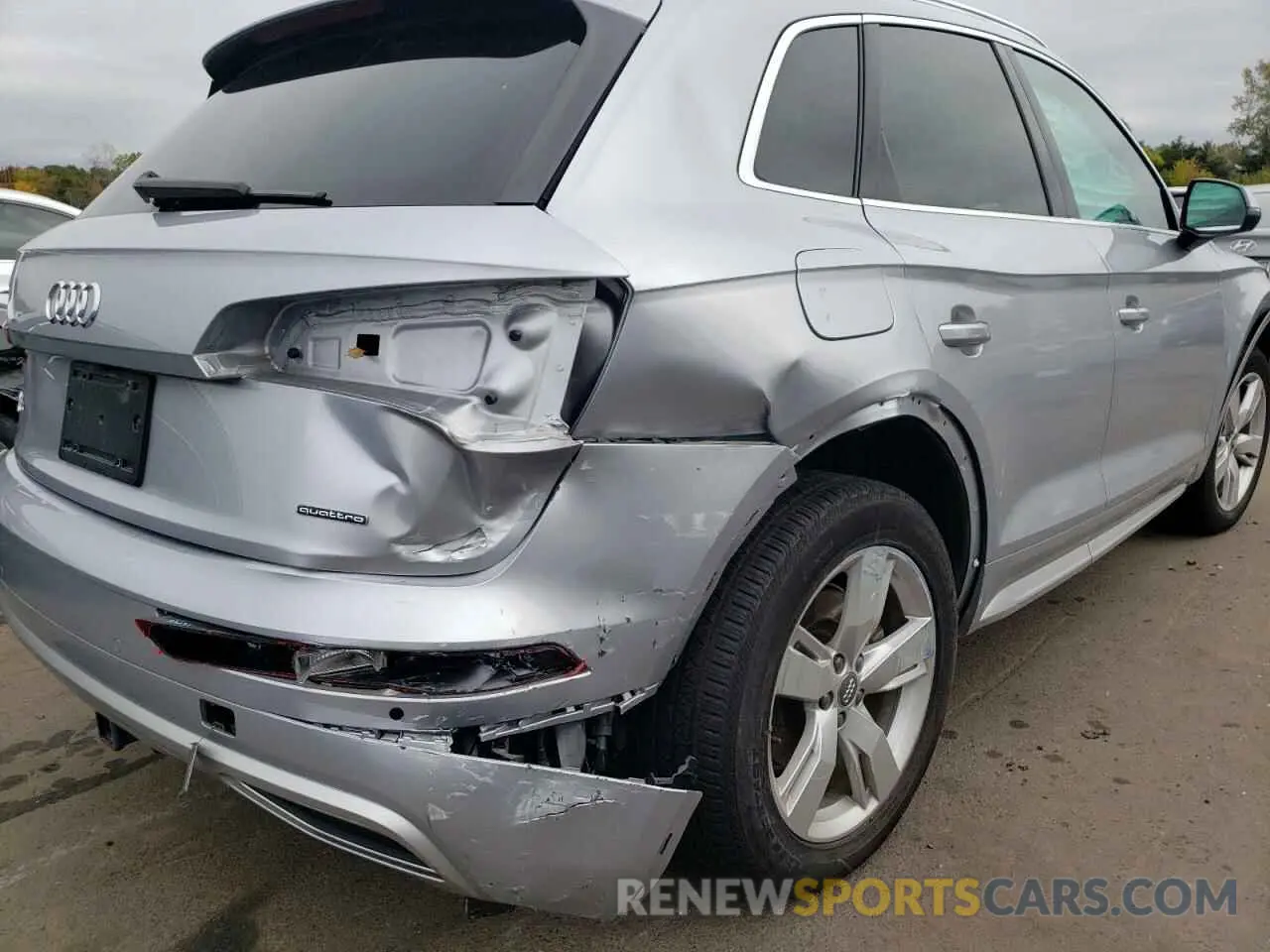 9 Photograph of a damaged car WA1BNAFY2K2124494 AUDI Q5 2019