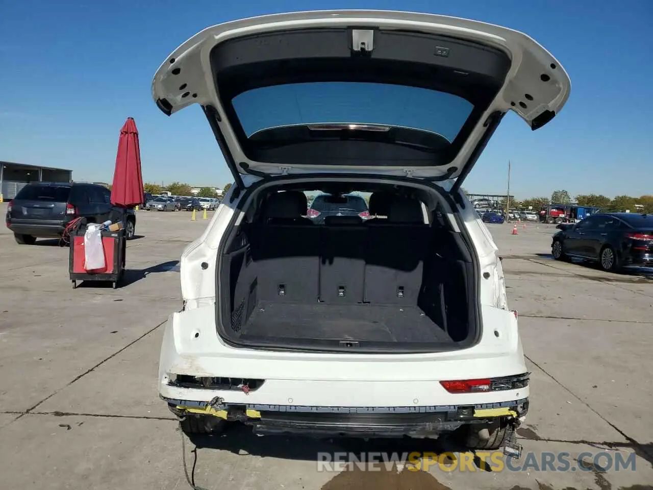 6 Photograph of a damaged car WA1BNAFY3K2127839 AUDI Q5 2019