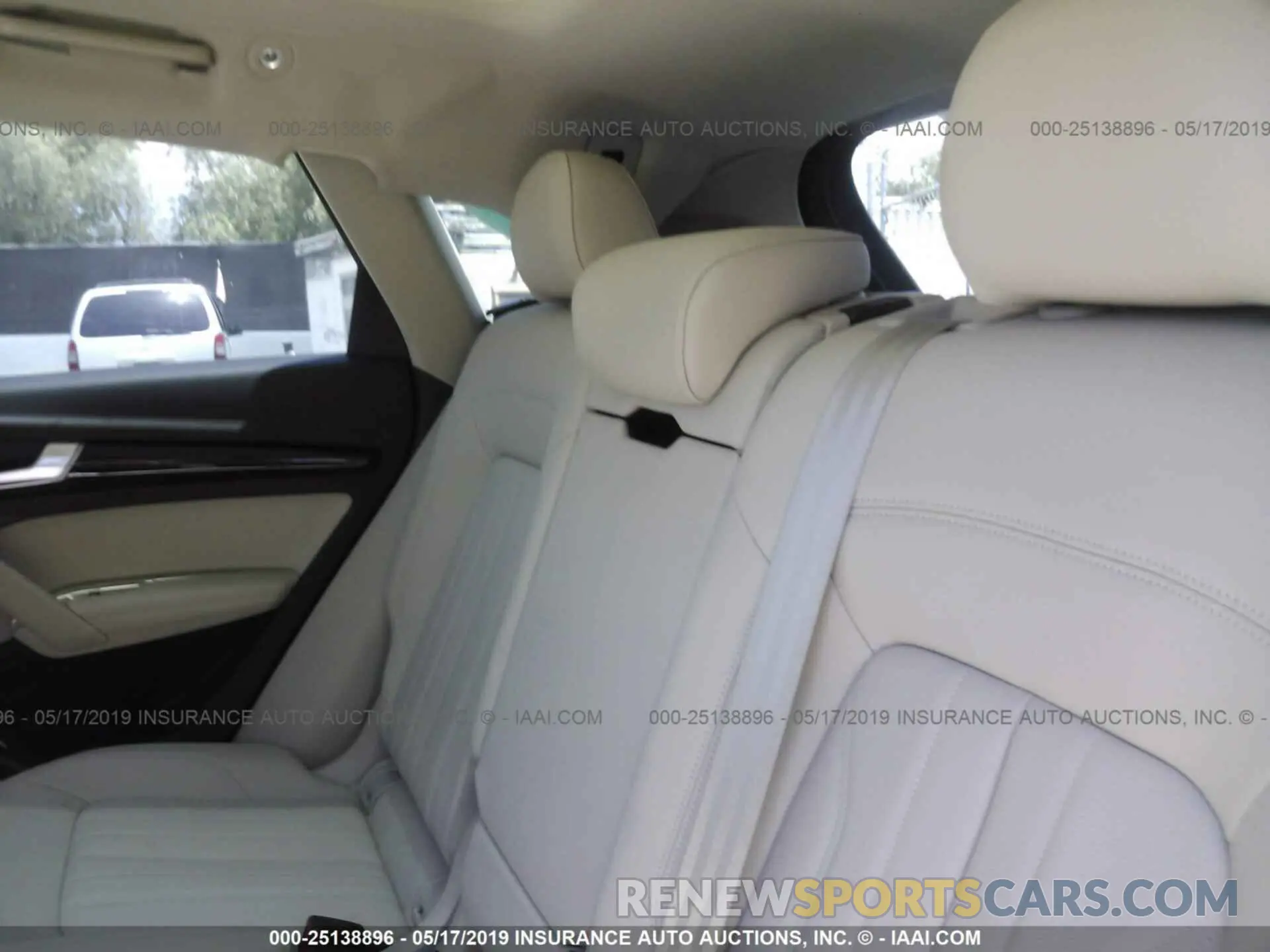 8 Photograph of a damaged car WA1BNAFY4K2029337 AUDI Q5 2019