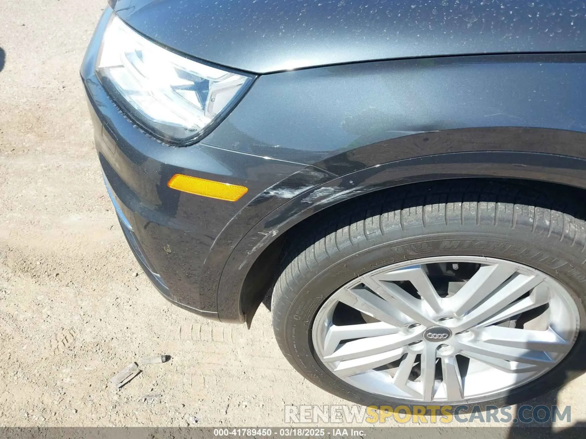 17 Photograph of a damaged car WA1BNAFY4K2042119 AUDI Q5 2019