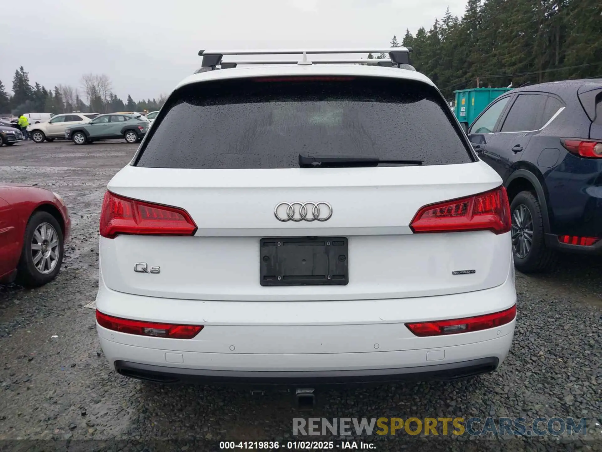 17 Photograph of a damaged car WA1BNAFY4K2105574 AUDI Q5 2019