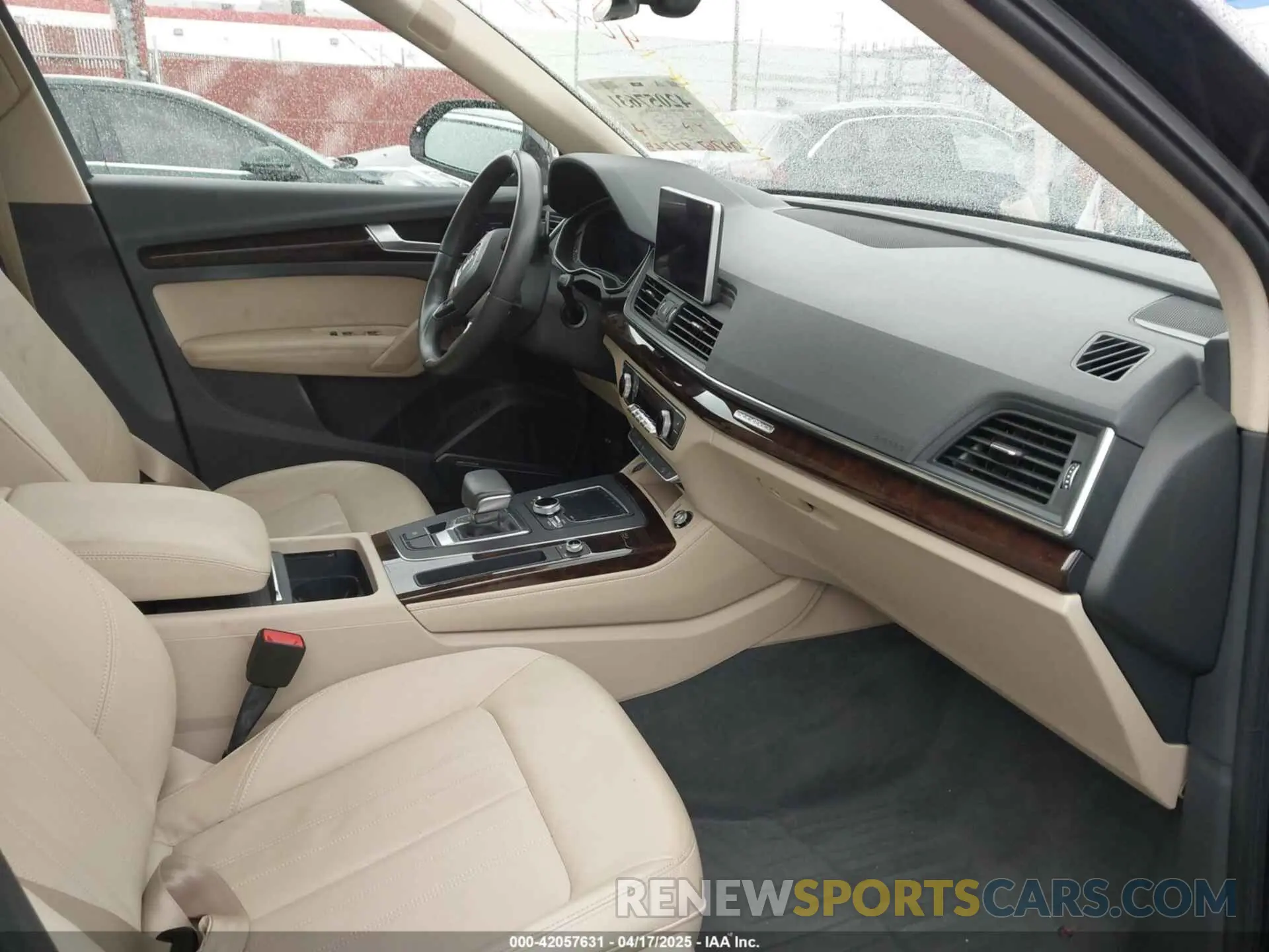 5 Photograph of a damaged car WA1BNAFY5K2049080 AUDI Q5 2019