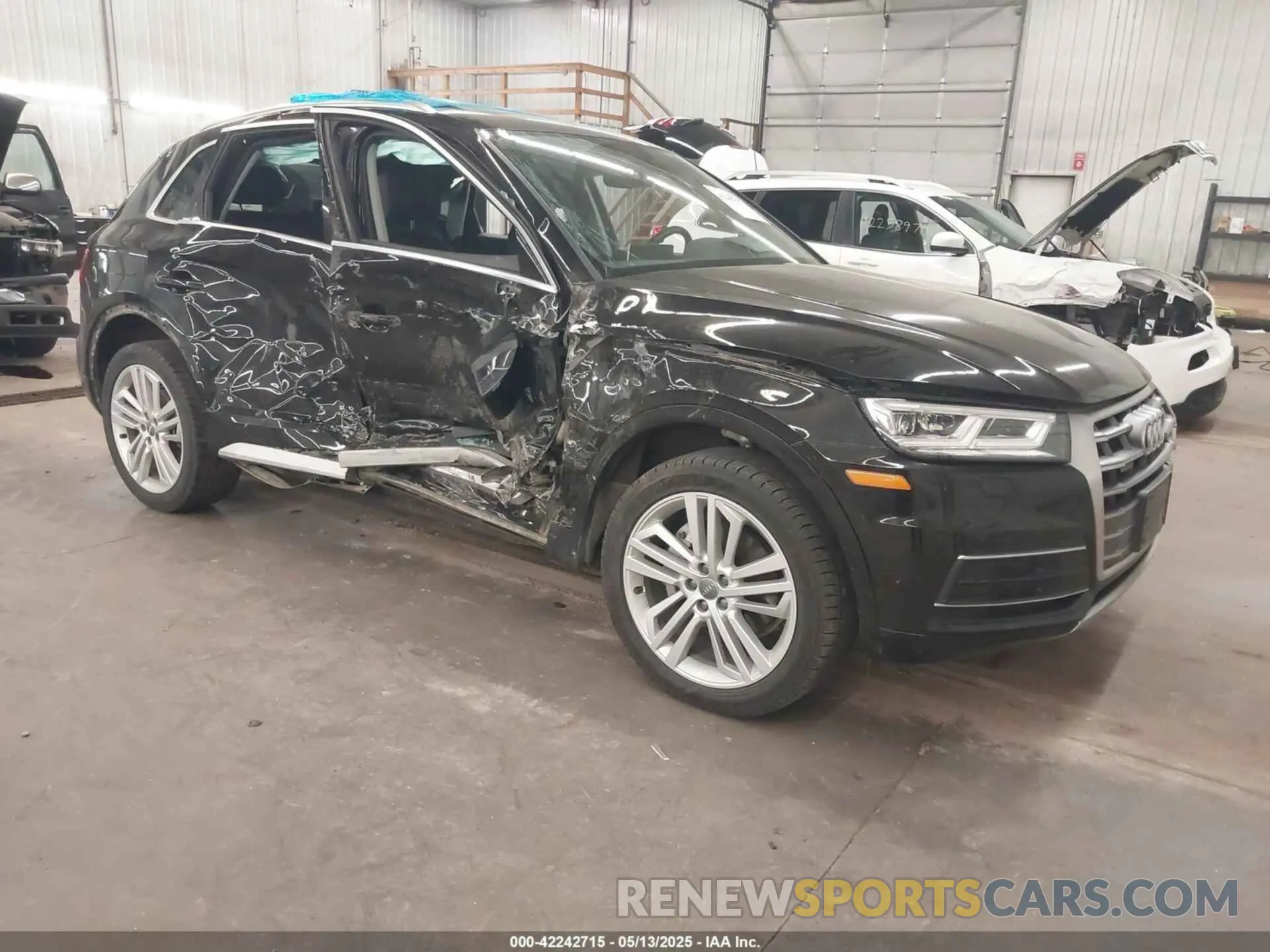 1 Фотография поврежденного автомобиля WA1BNAFY5K2097629 AUDI Q5 2019