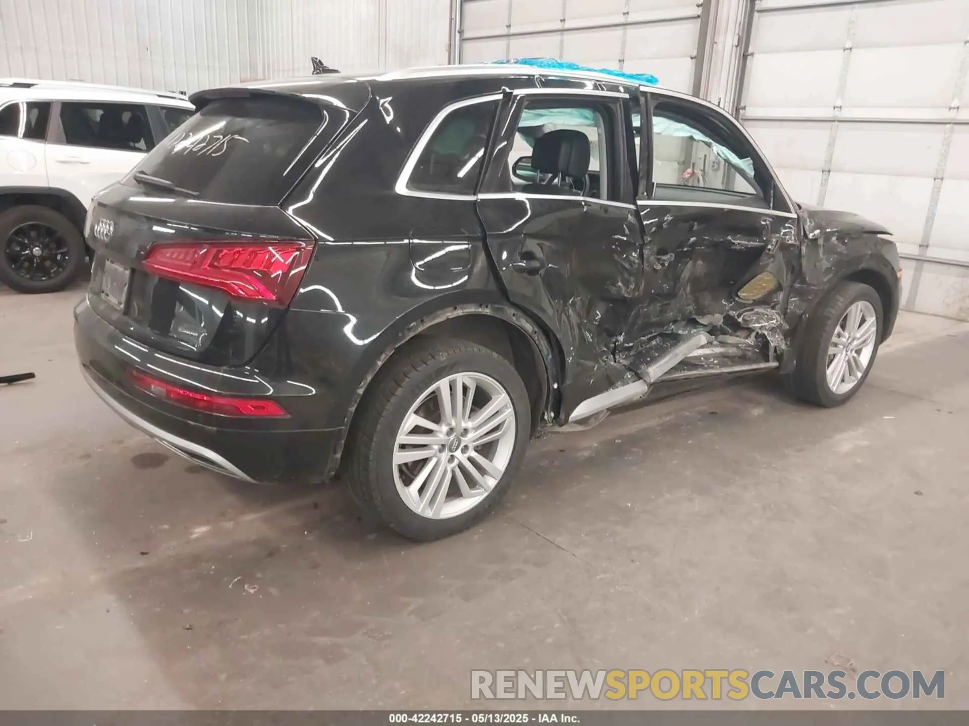 4 Фотография поврежденного автомобиля WA1BNAFY5K2097629 AUDI Q5 2019