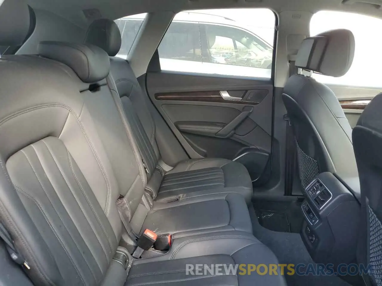 11 Photograph of a damaged car WA1BNAFY6K2088843 AUDI Q5 2019