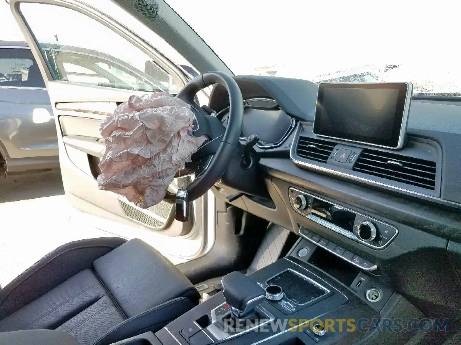 9 Photograph of a damaged car WA1BNAFY6K2091533 AUDI Q5 2019