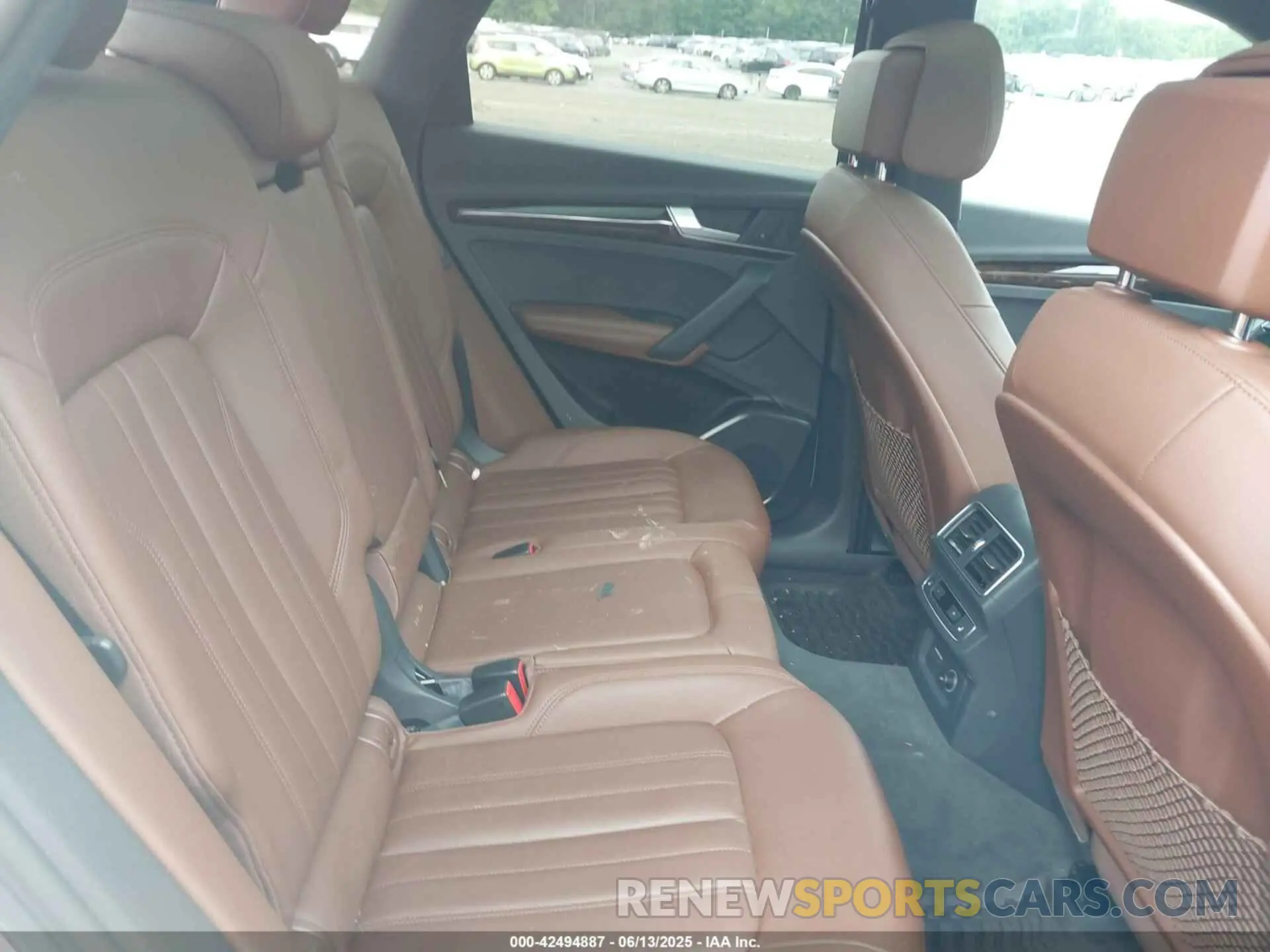 8 Photograph of a damaged car WA1BNAFY7K2020079 AUDI Q5 2019
