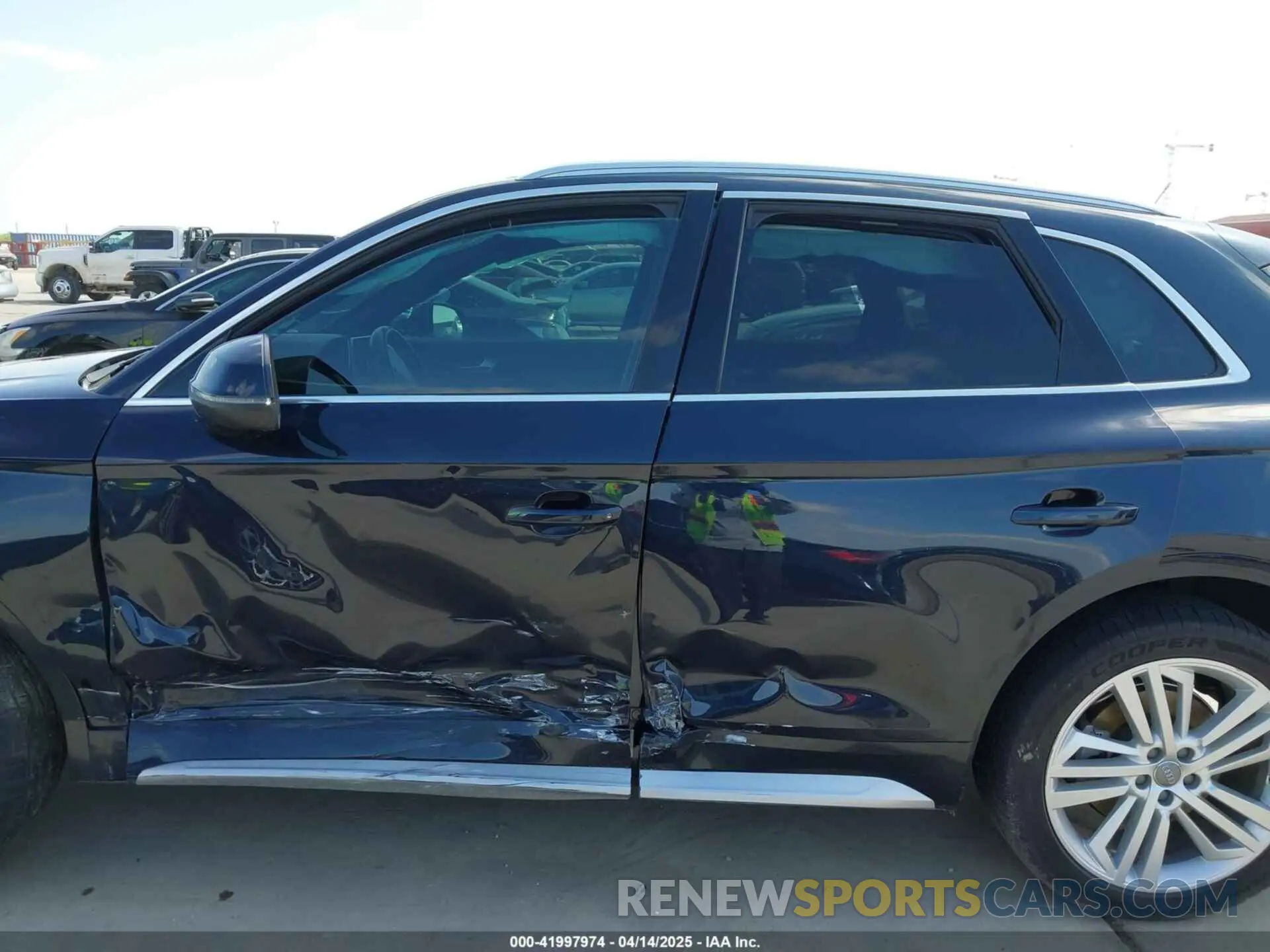 13 Фотография поврежденного автомобиля WA1BNAFY7K2022057 AUDI Q5 2019