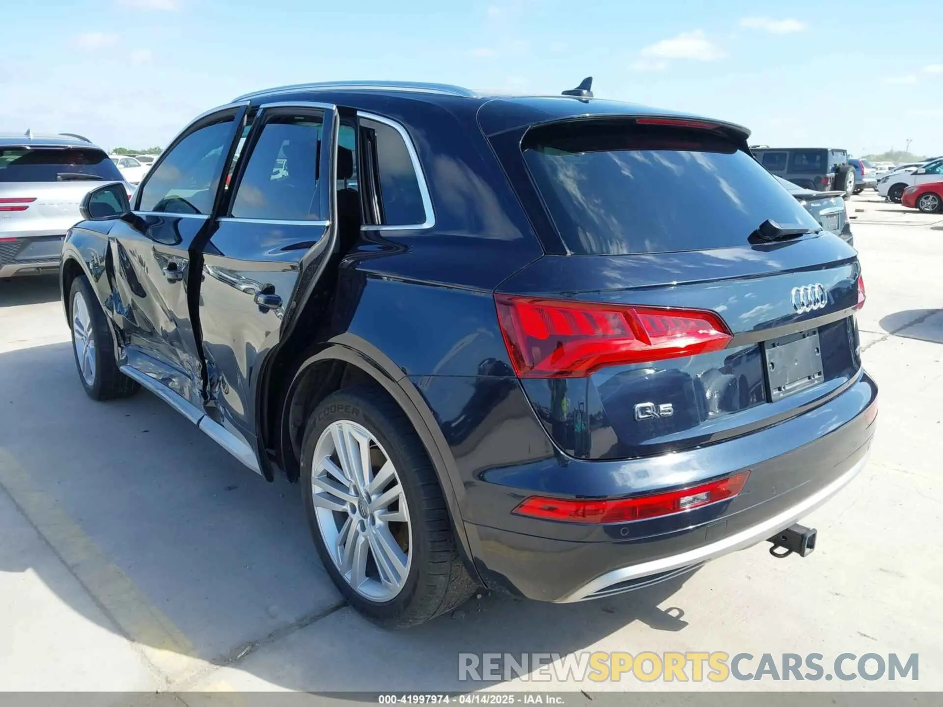 3 Фотография поврежденного автомобиля WA1BNAFY7K2022057 AUDI Q5 2019