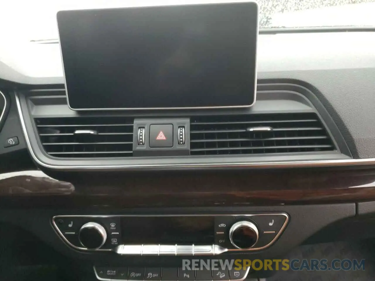 9 Photograph of a damaged car WA1BNAFY7K2036413 AUDI Q5 2019