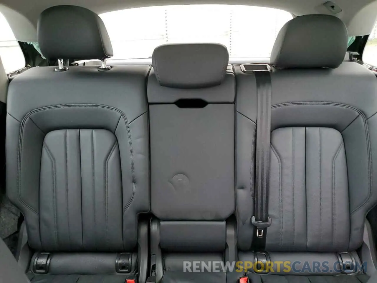 10 Photograph of a damaged car WA1BNAFY8K2041961 AUDI Q5 2019