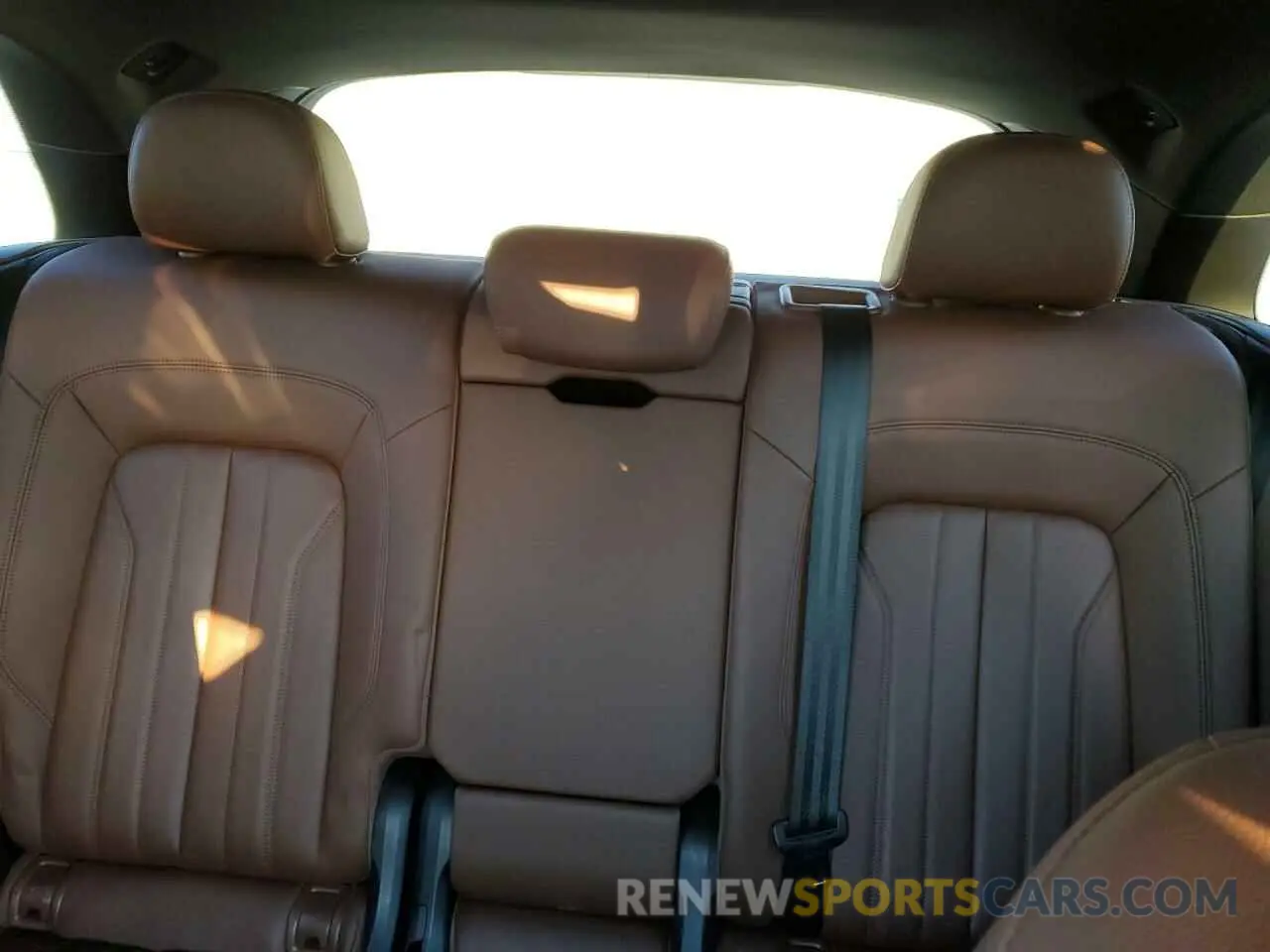 10 Photograph of a damaged car WA1BNAFY8K2107991 AUDI Q5 2019