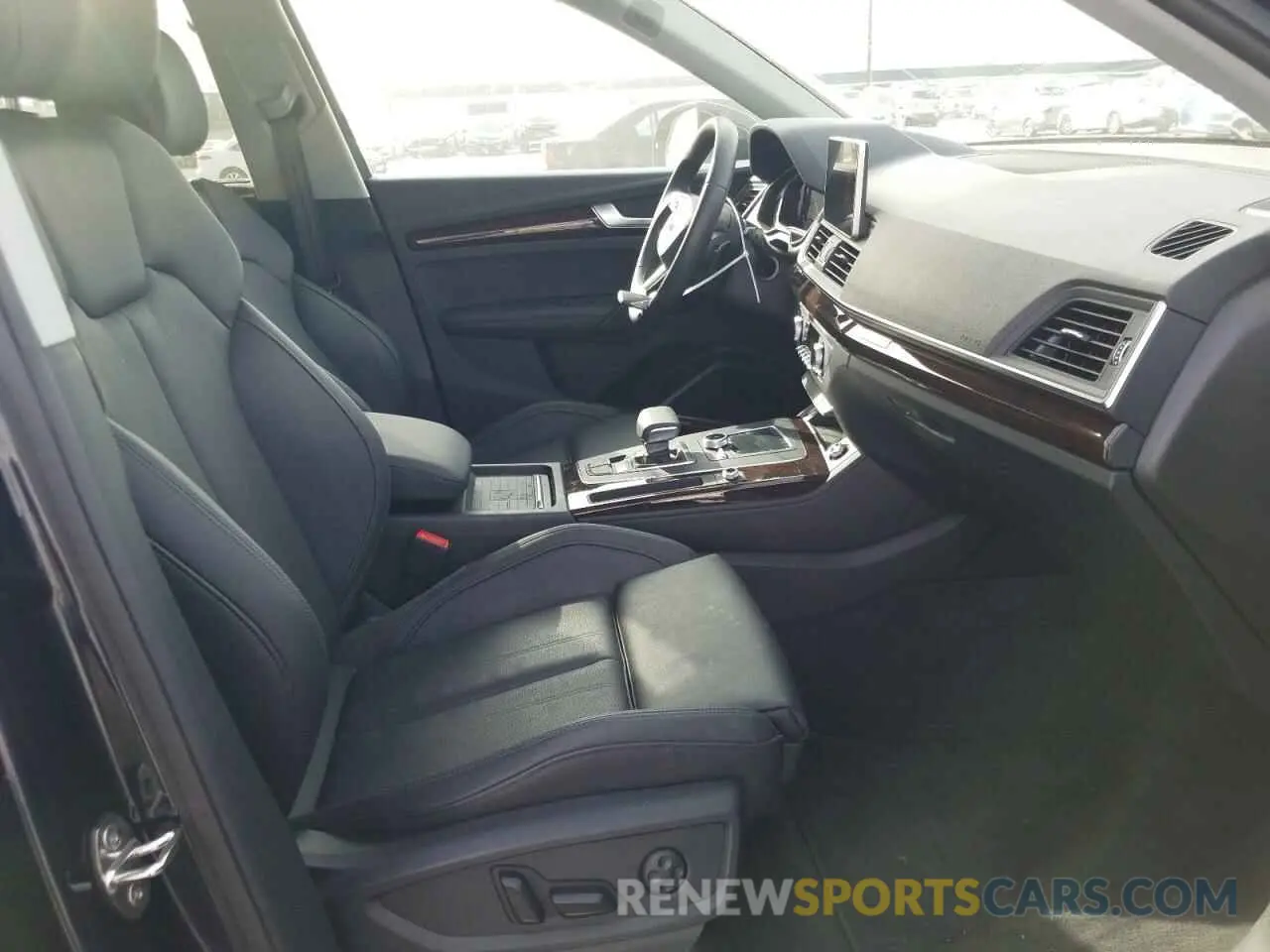 5 Photograph of a damaged car WA1BNAFY9K2076623 AUDI Q5 2019