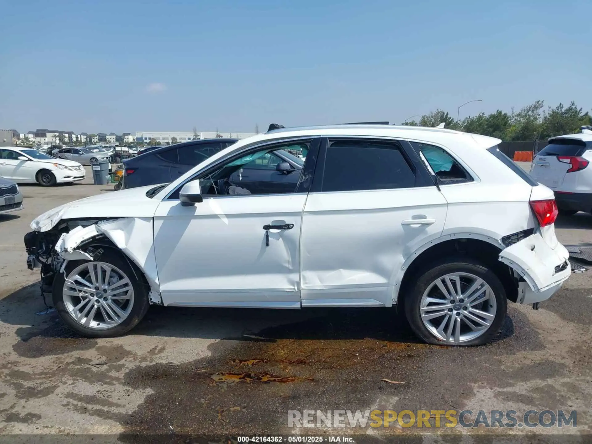 14 Фотография поврежденного автомобиля WA1BNAFY9K2124525 AUDI Q5 2019