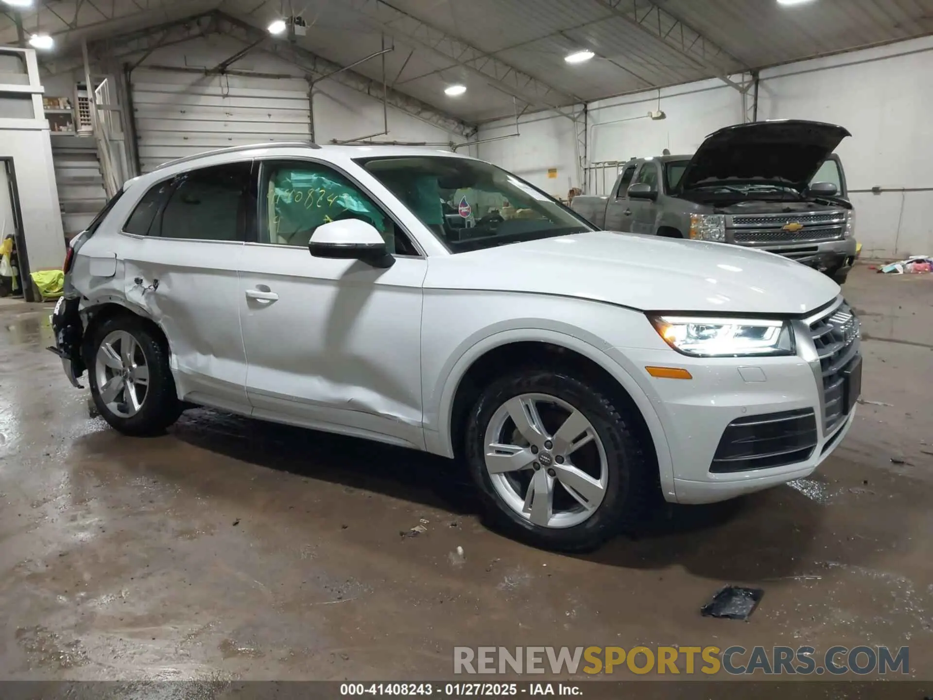 1 Фотография поврежденного автомобиля WA1BNAFYXK2060057 AUDI Q5 2019