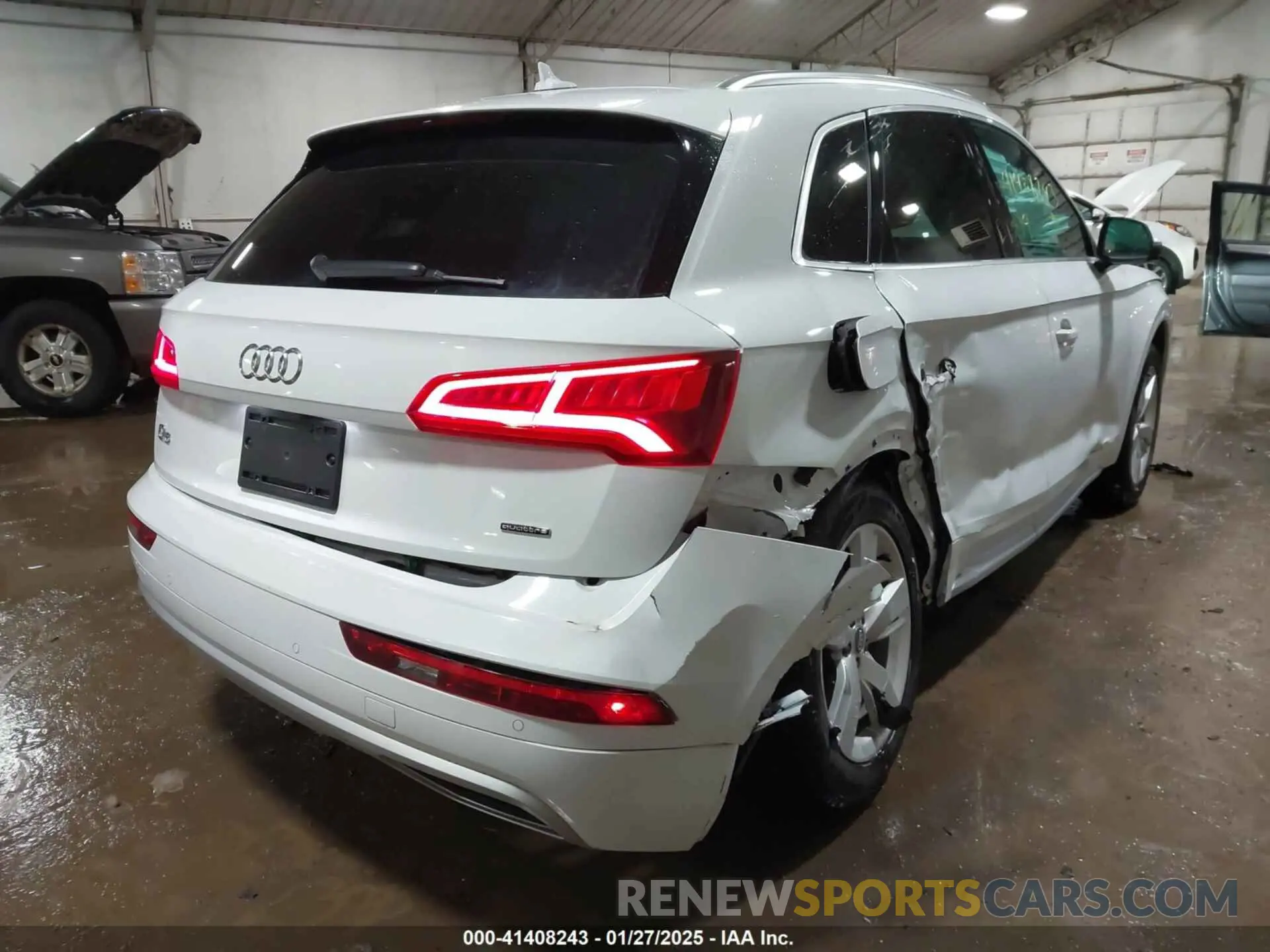 4 Фотография поврежденного автомобиля WA1BNAFYXK2060057 AUDI Q5 2019