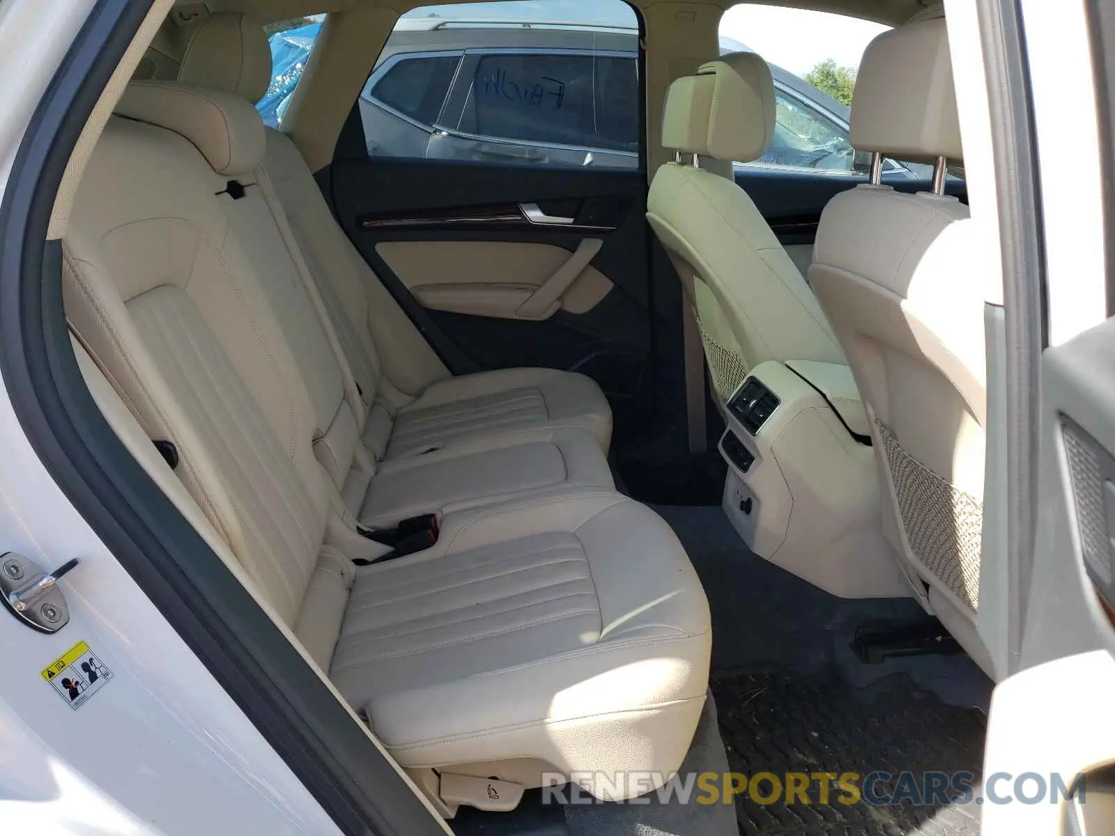 6 Photograph of a damaged car WA1BNAFYXK2122119 AUDI Q5 2019