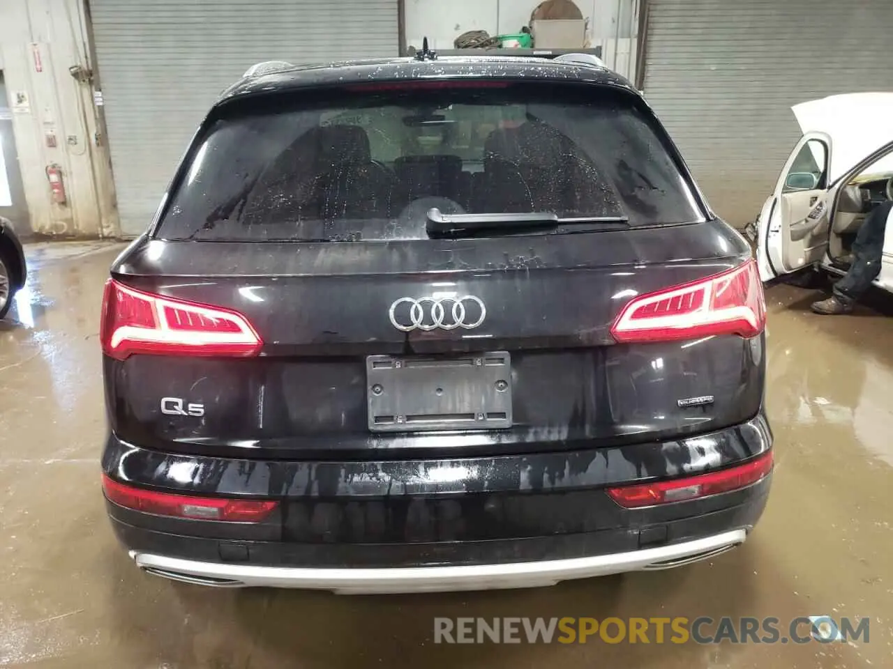 6 Фотография поврежденного автомобиля WA1BNAFYXK2132195 AUDI Q5 2019