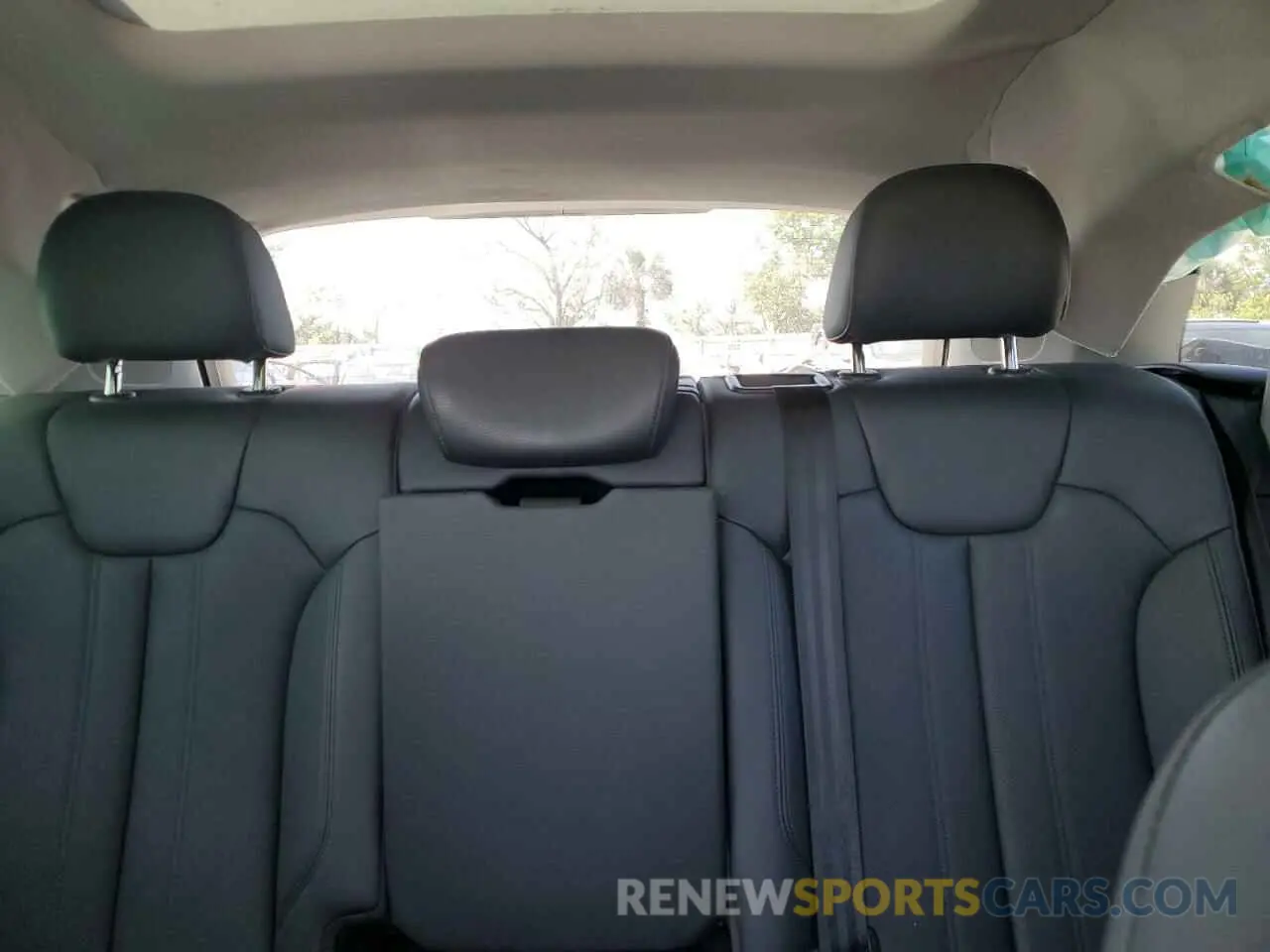 10 Photograph of a damaged car WA1CNAFY1K2045404 AUDI Q5 2019