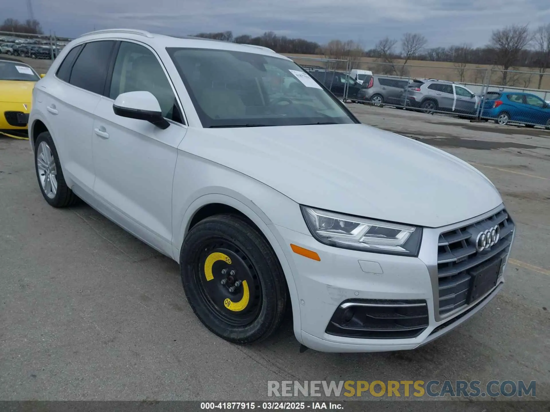 1 Photograph of a damaged car WA1CNAFY5K2057135 AUDI Q5 2019