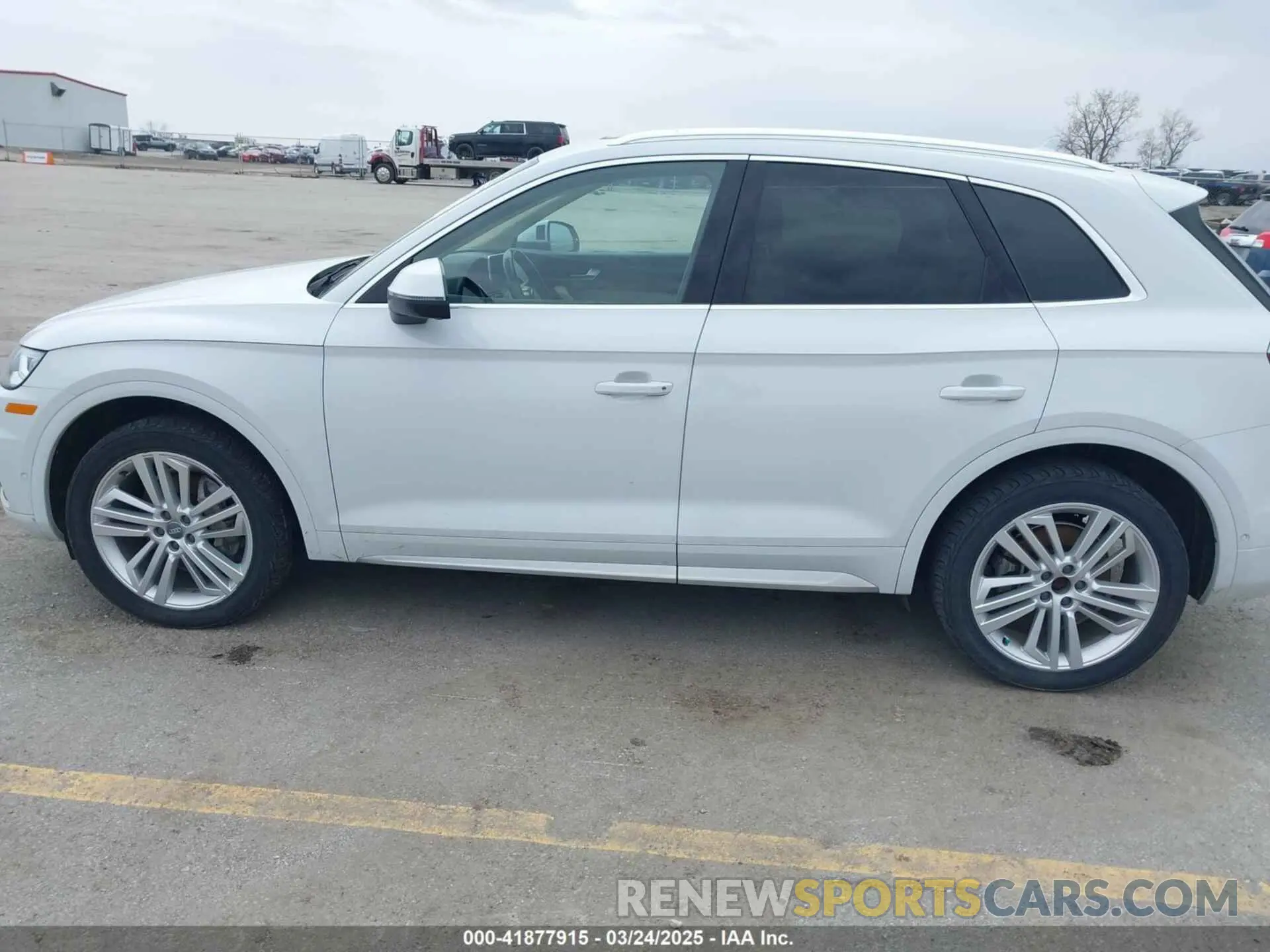 15 Photograph of a damaged car WA1CNAFY5K2057135 AUDI Q5 2019