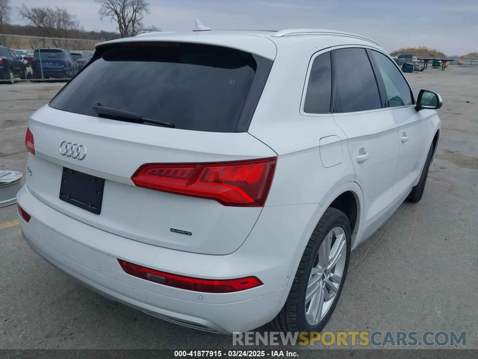4 Photograph of a damaged car WA1CNAFY5K2057135 AUDI Q5 2019