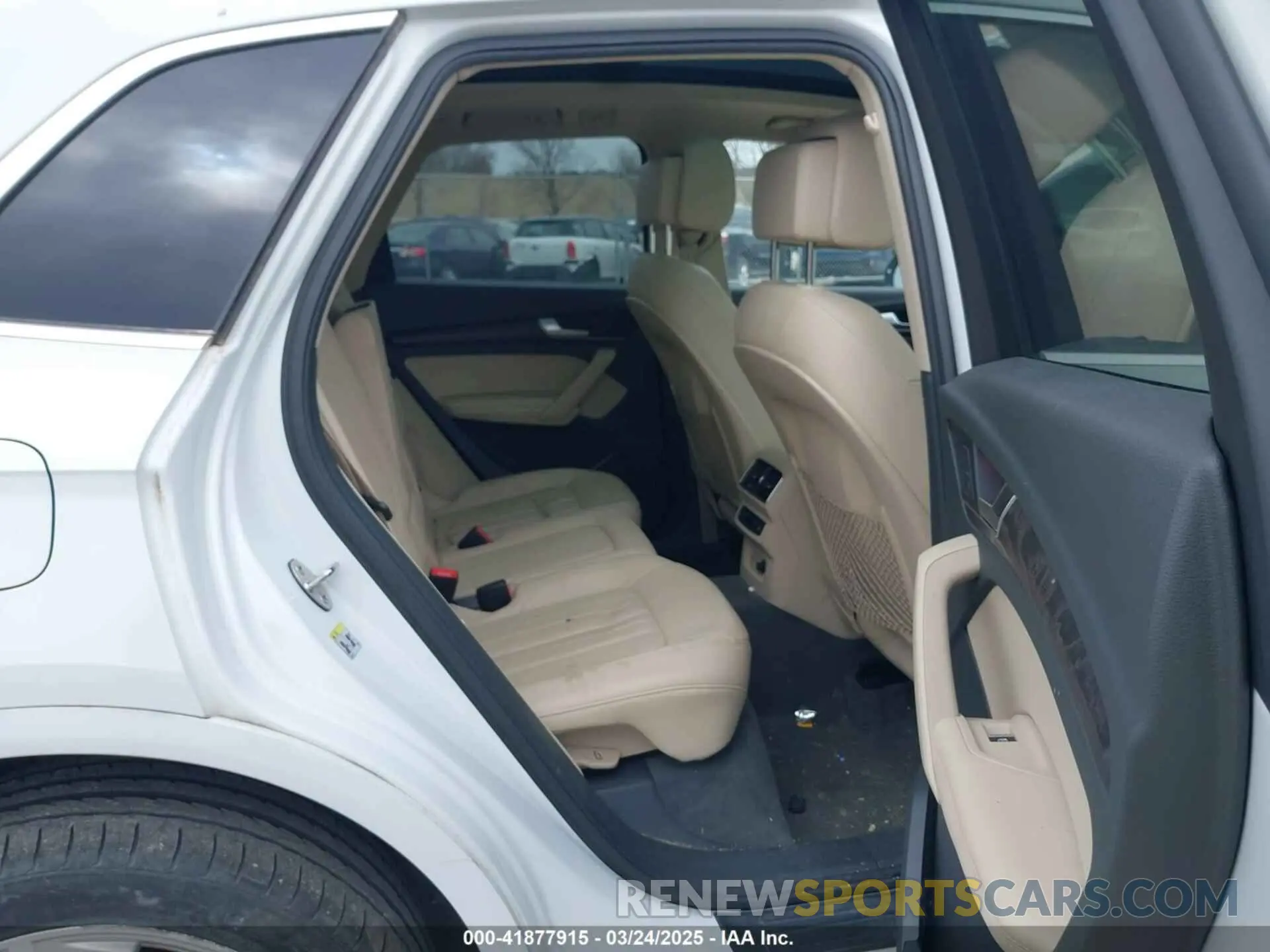 8 Photograph of a damaged car WA1CNAFY5K2057135 AUDI Q5 2019