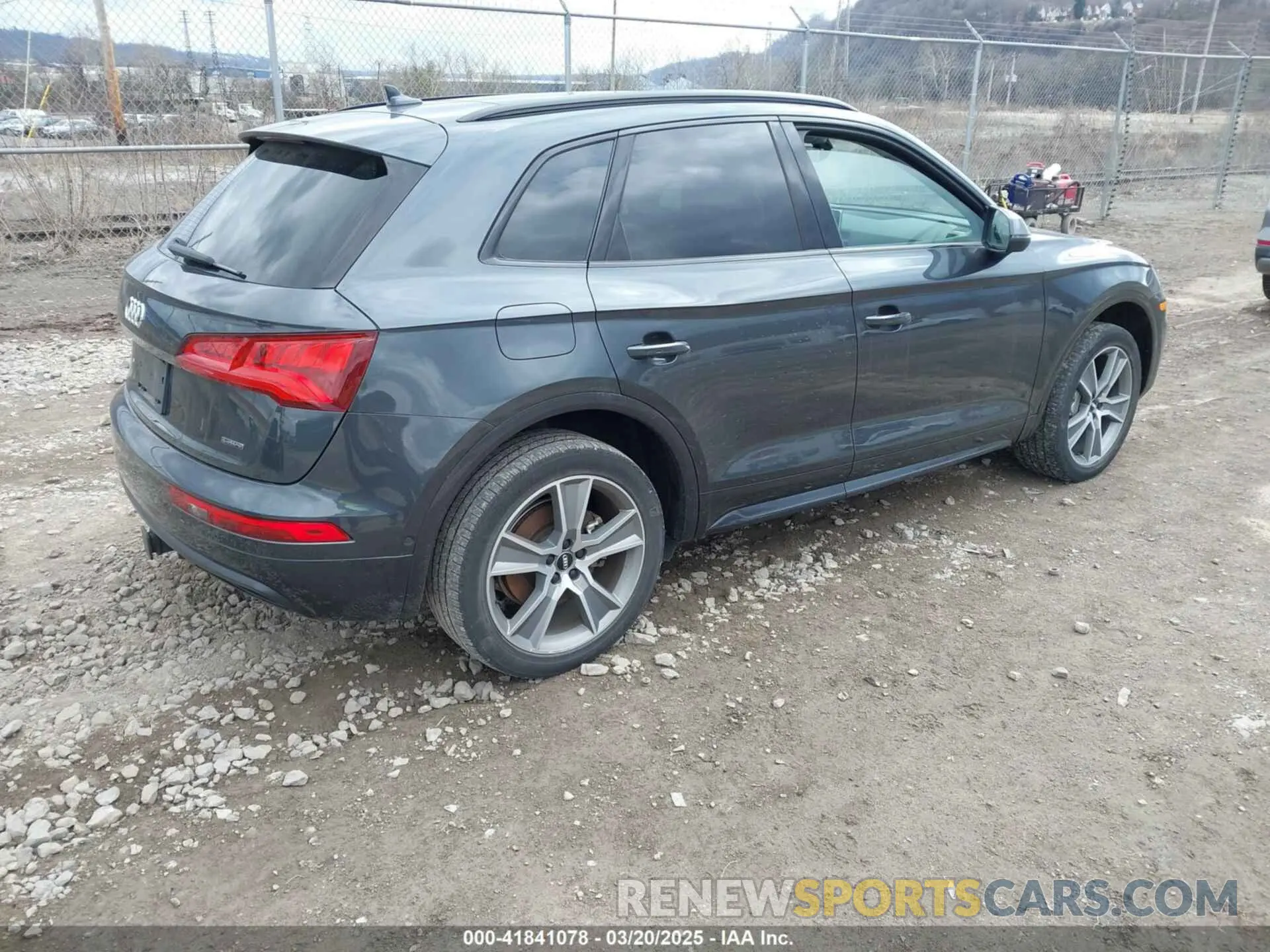 4 Photograph of a damaged car WA1CNAFY5K2071536 AUDI Q5 2019