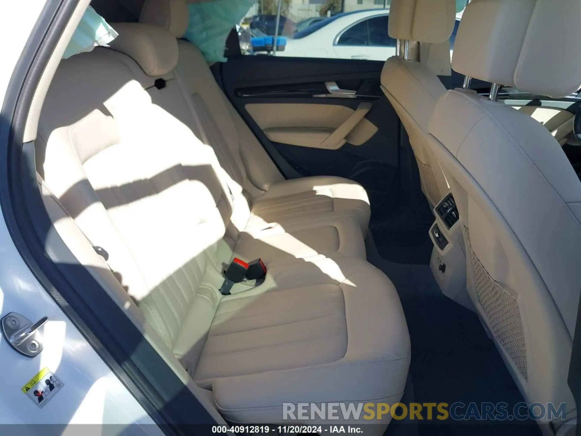 8 Фотография поврежденного автомобиля WA1CNAFY8K2125542 AUDI Q5 2019