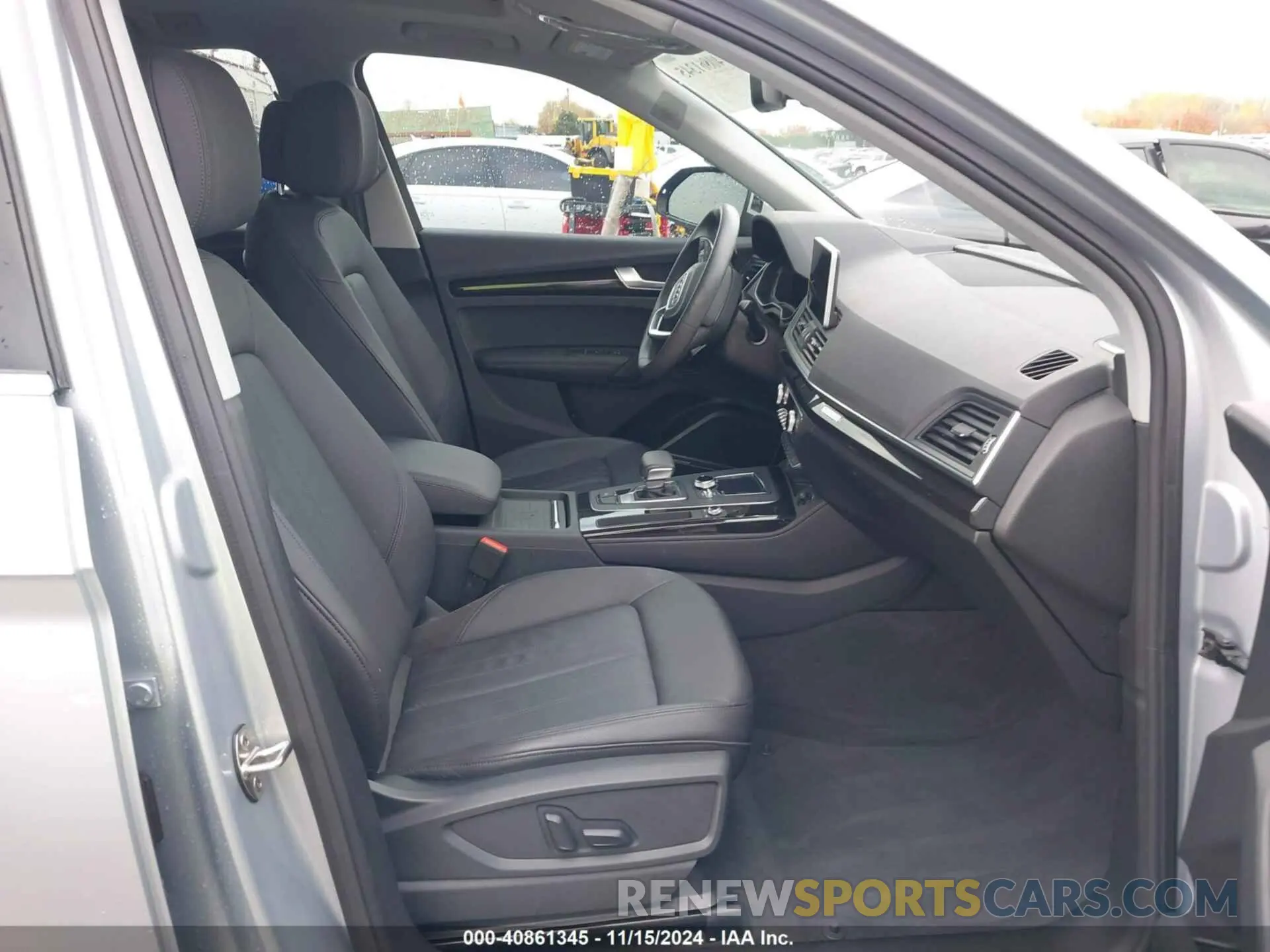 5 Photograph of a damaged car WA1CNAFYXK2034885 AUDI Q5 2019