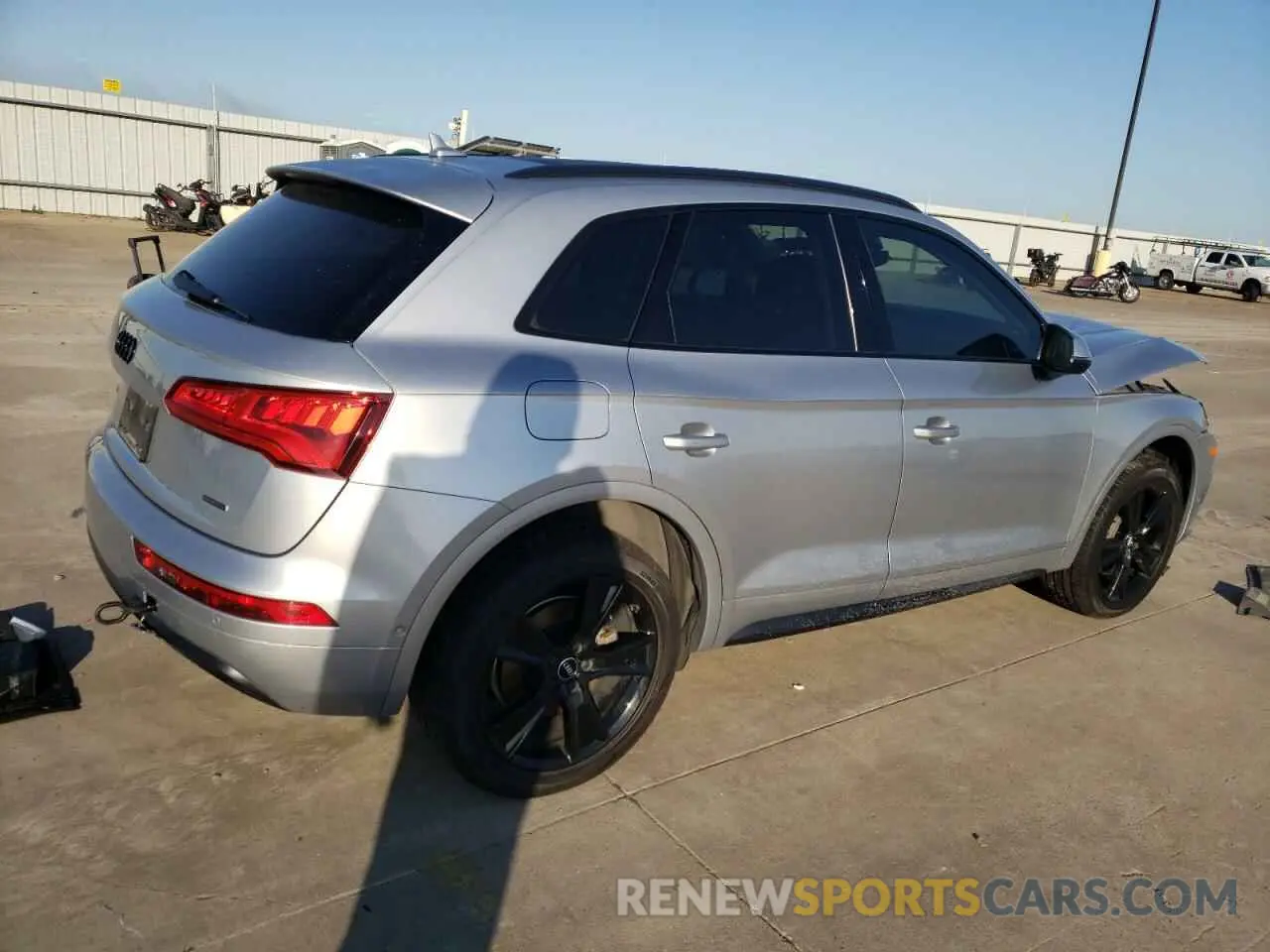 3 Фотография поврежденного автомобиля WA1CNAFYXK2035051 AUDI Q5 2019
