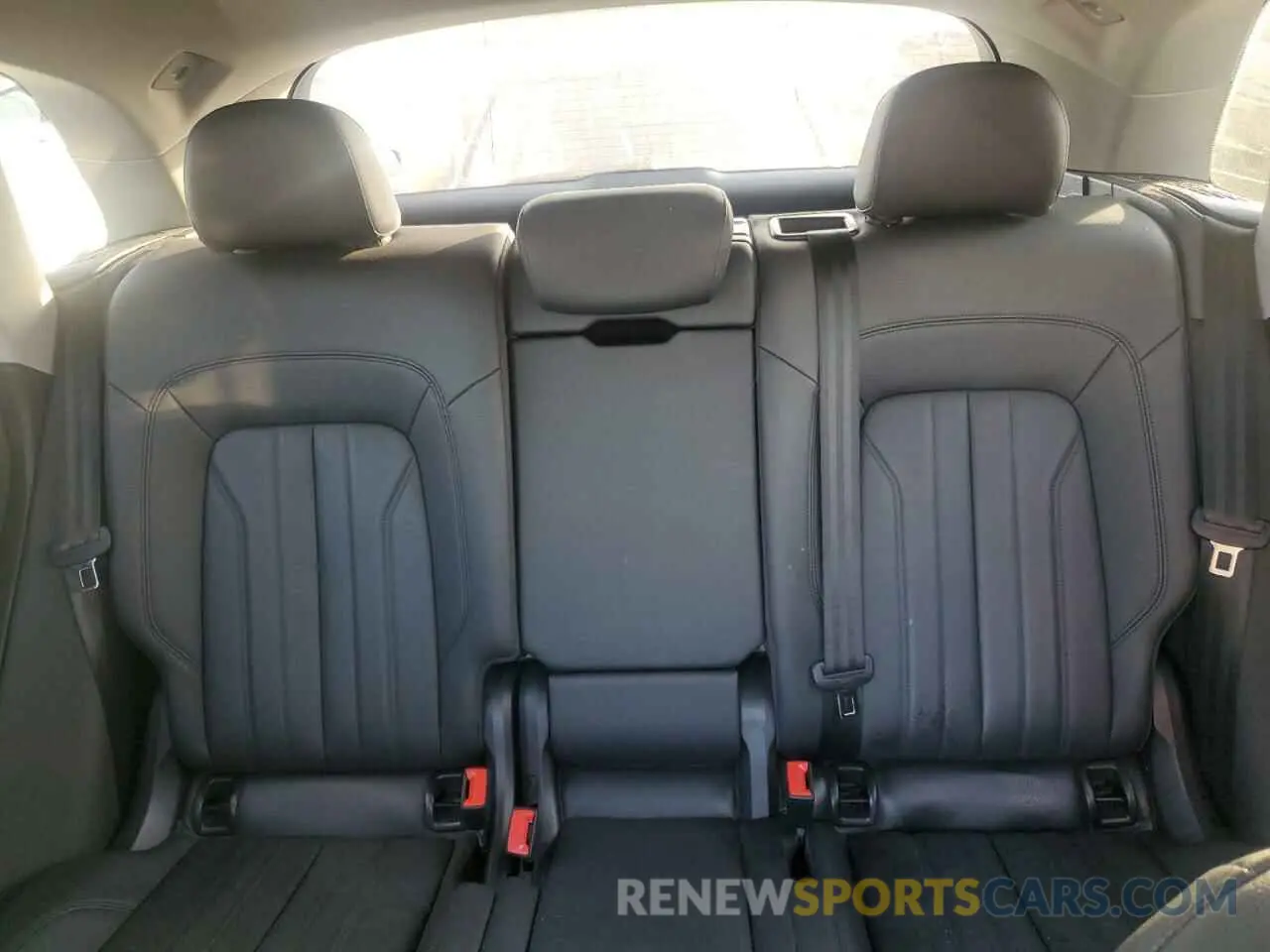 10 Photograph of a damaged car WA1ANAFY0L2056676 AUDI Q5 2020