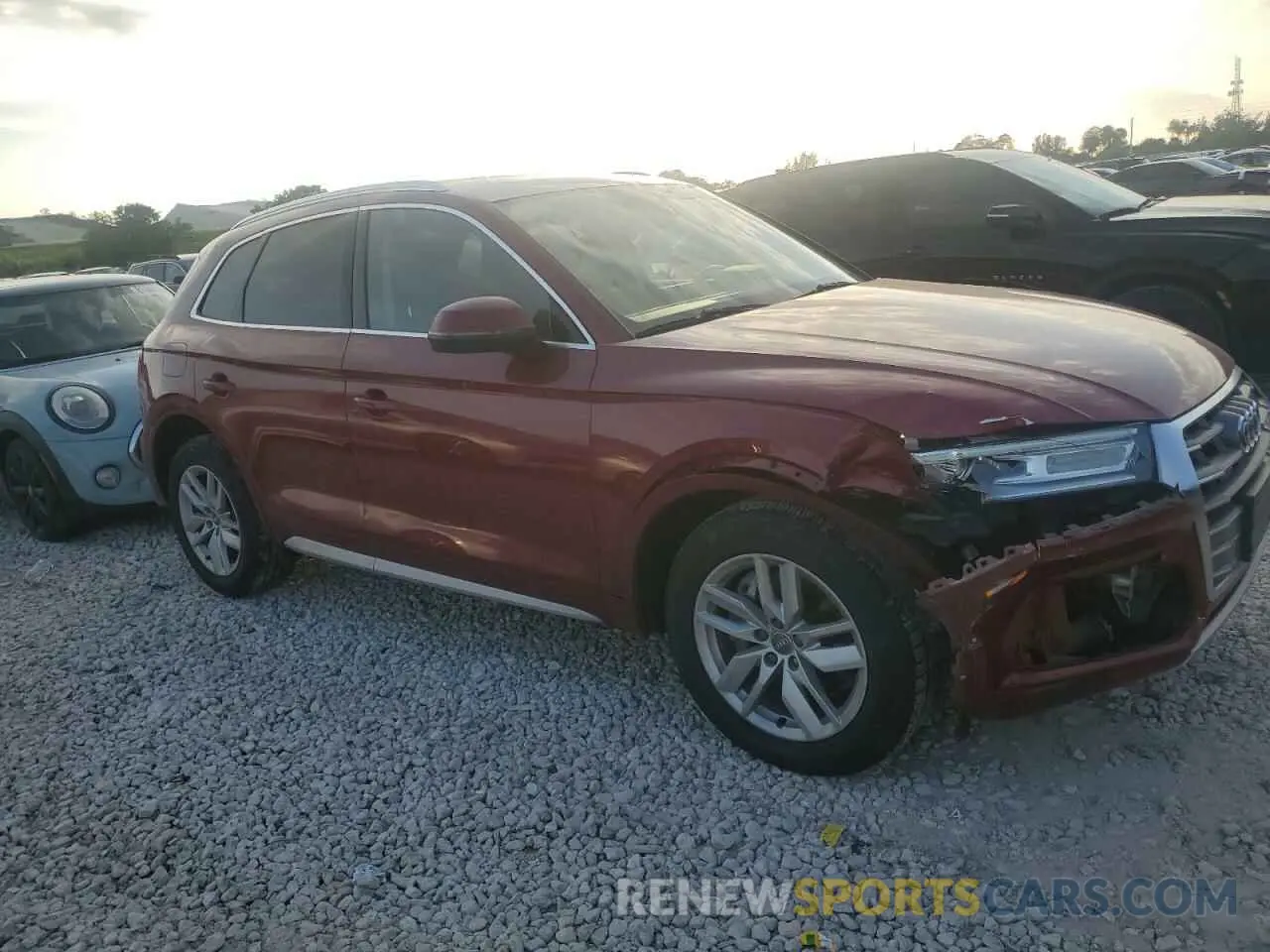 4 Photograph of a damaged car WA1ANAFY0L2056676 AUDI Q5 2020