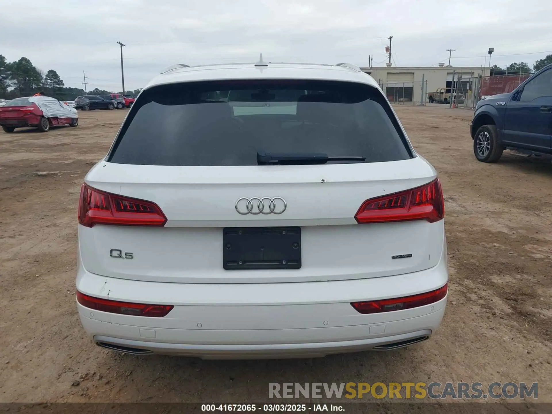 17 Photograph of a damaged car WA1ANAFY0L2071405 AUDI Q5 2020