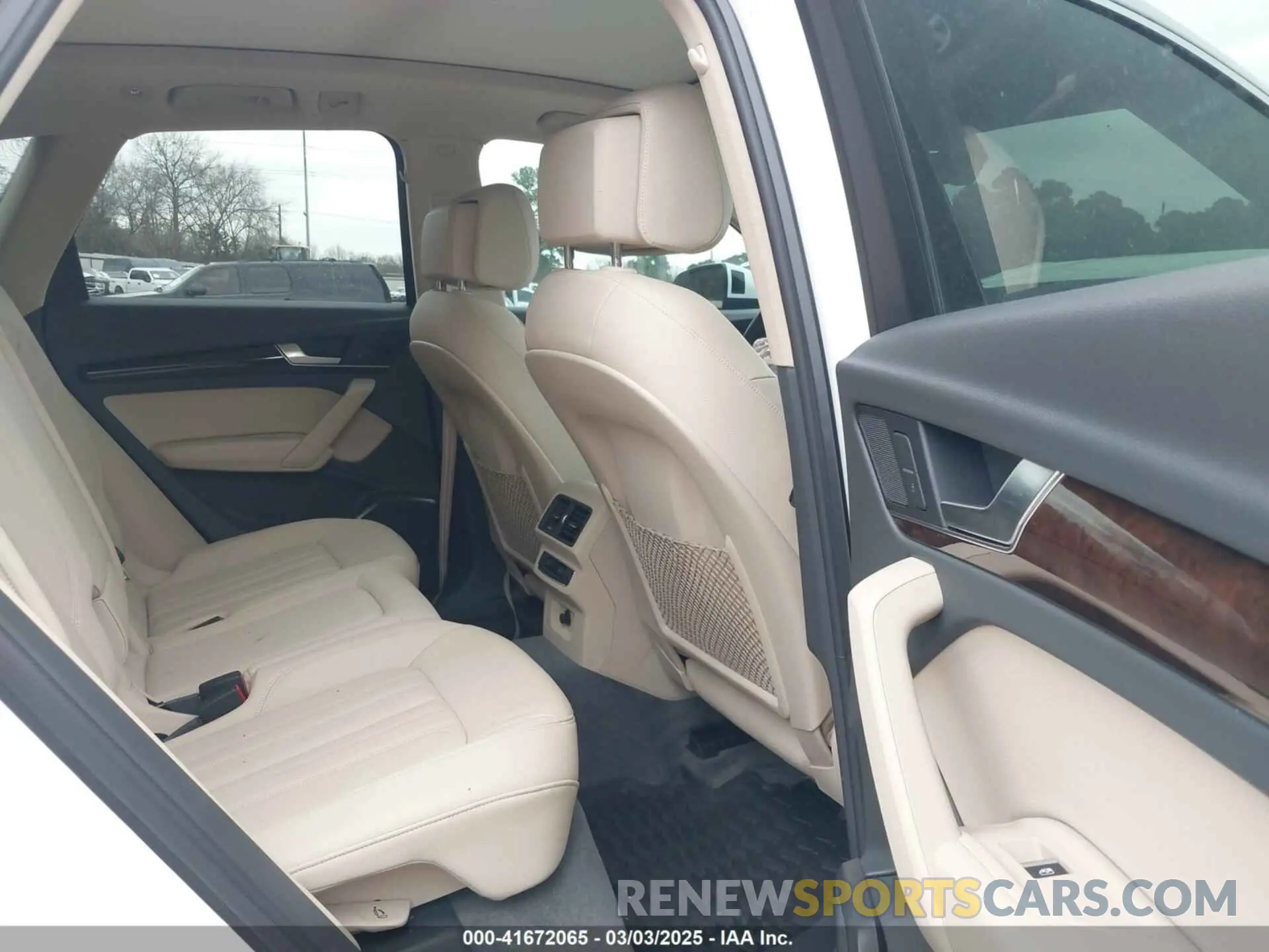 8 Photograph of a damaged car WA1ANAFY0L2071405 AUDI Q5 2020