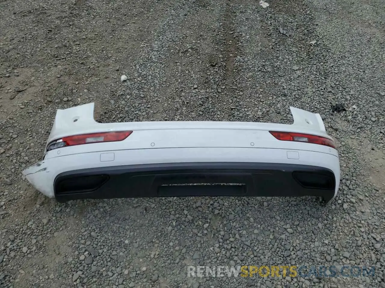 13 Photograph of a damaged car WA1ANAFY0L2106587 AUDI Q5 2020