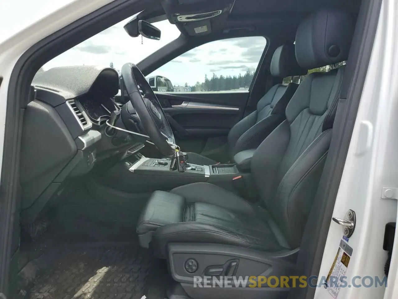 7 Photograph of a damaged car WA1ANAFY0L2106587 AUDI Q5 2020
