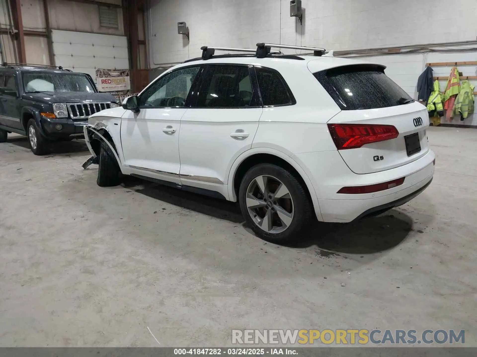 3 Фотография поврежденного автомобиля WA1ANAFY0L2108758 AUDI Q5 2020