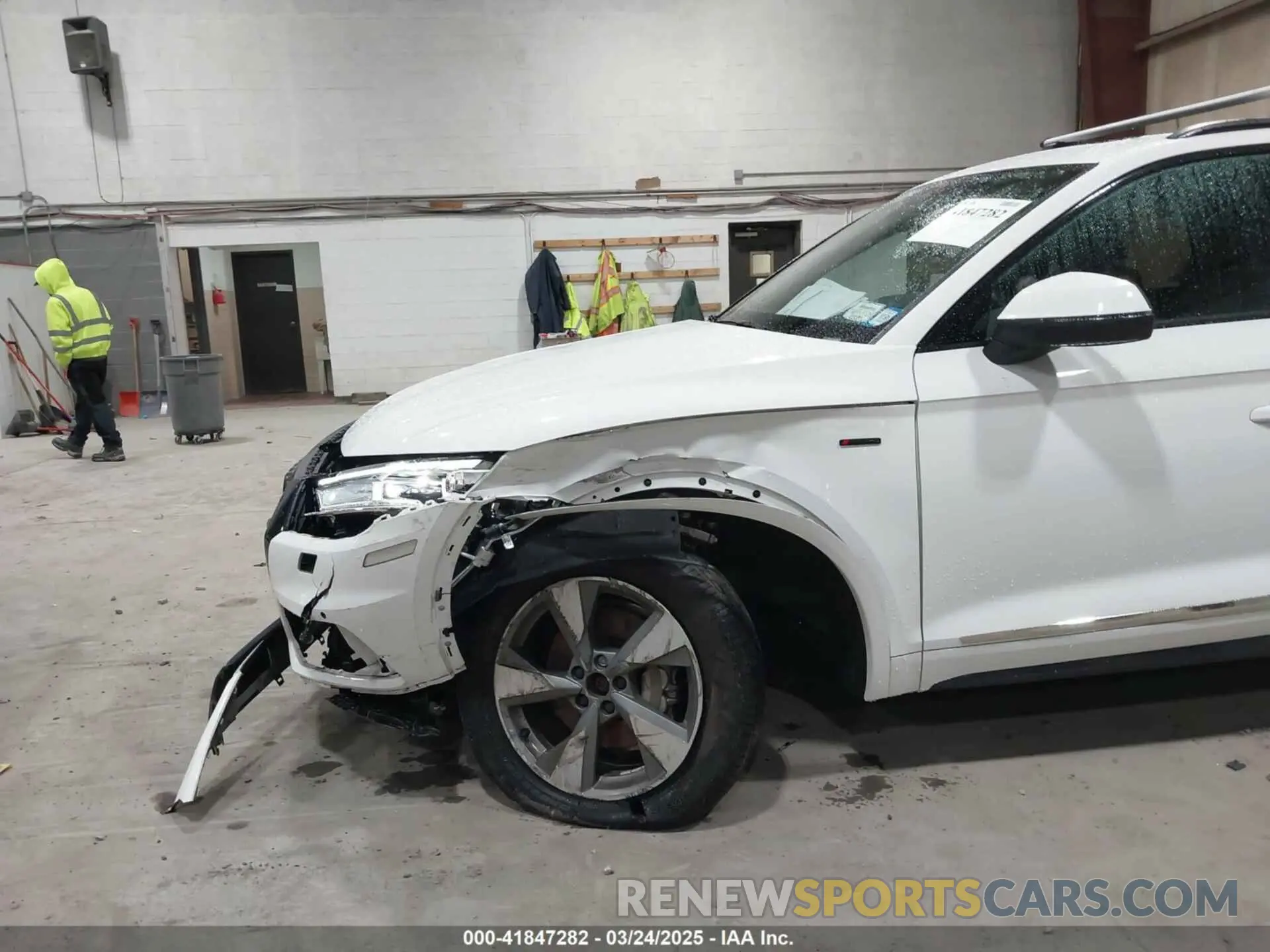 6 Фотография поврежденного автомобиля WA1ANAFY0L2108758 AUDI Q5 2020